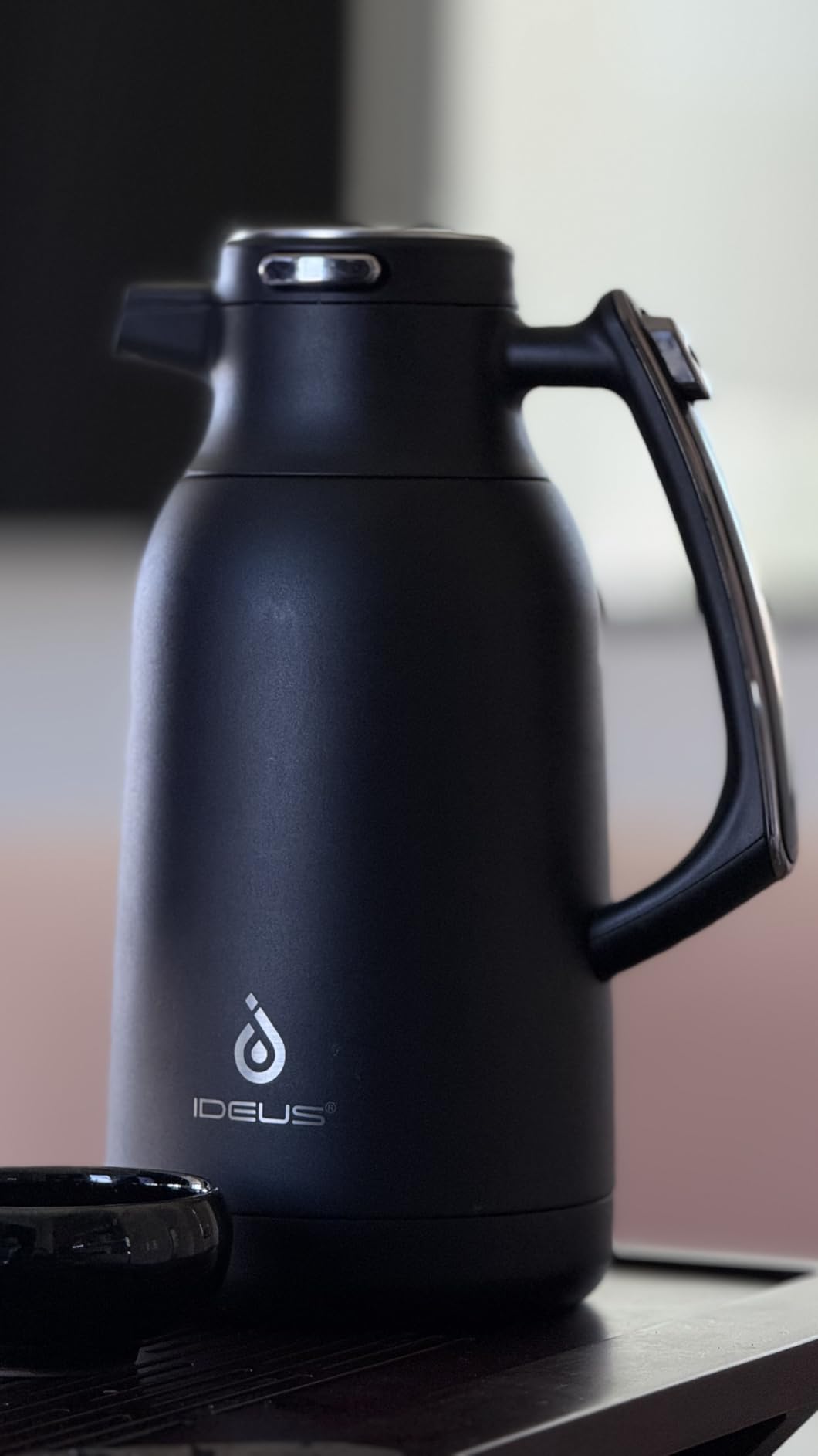 IDEUS Thermal Coffee Carafe 68oz, Beverage Dispenser White-Gold customer photo 2