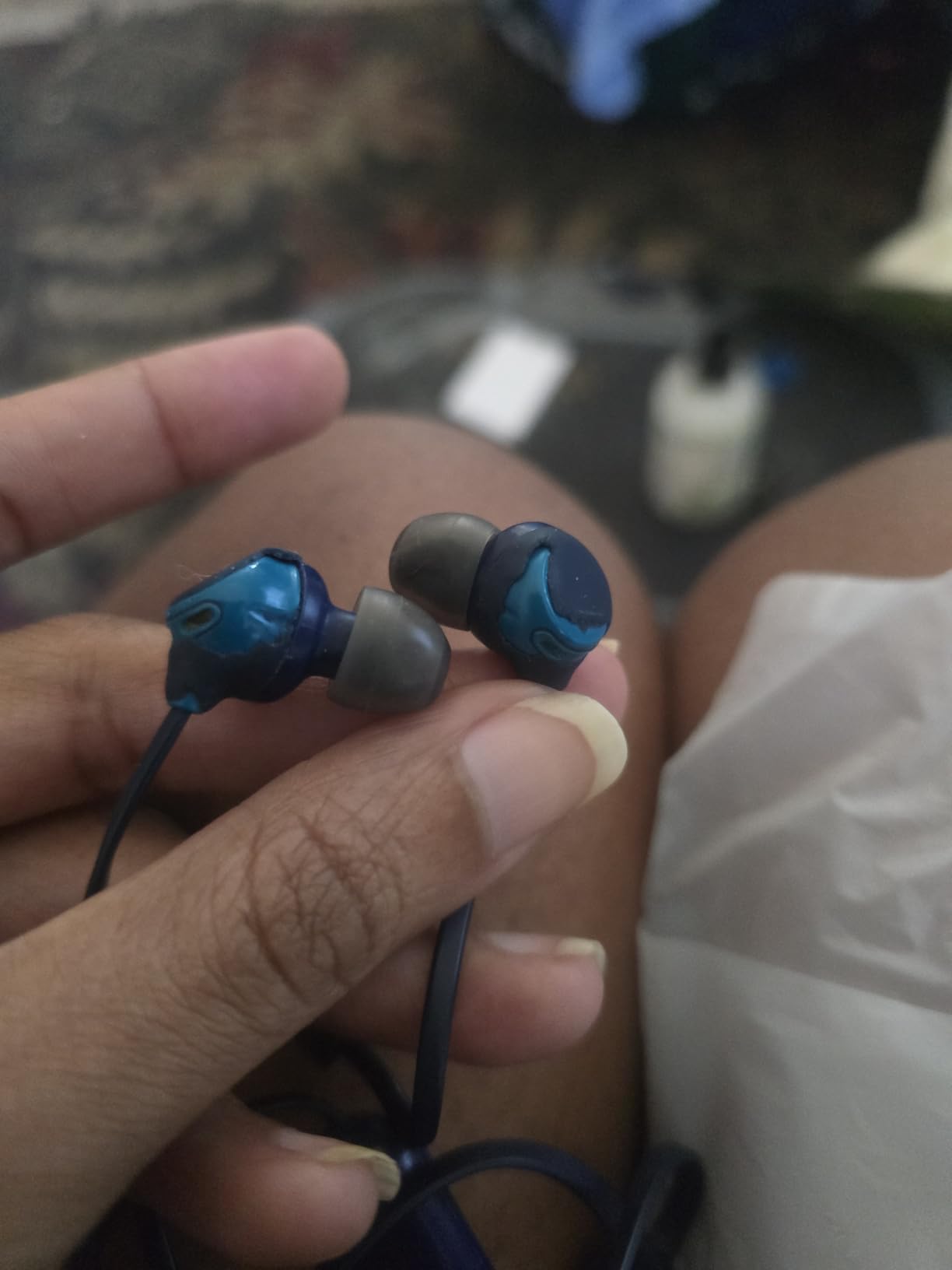 Sony WI-C100 Wireless in-Ear Bluetooth Headphones with Built-in Mic, Black customer photo 1