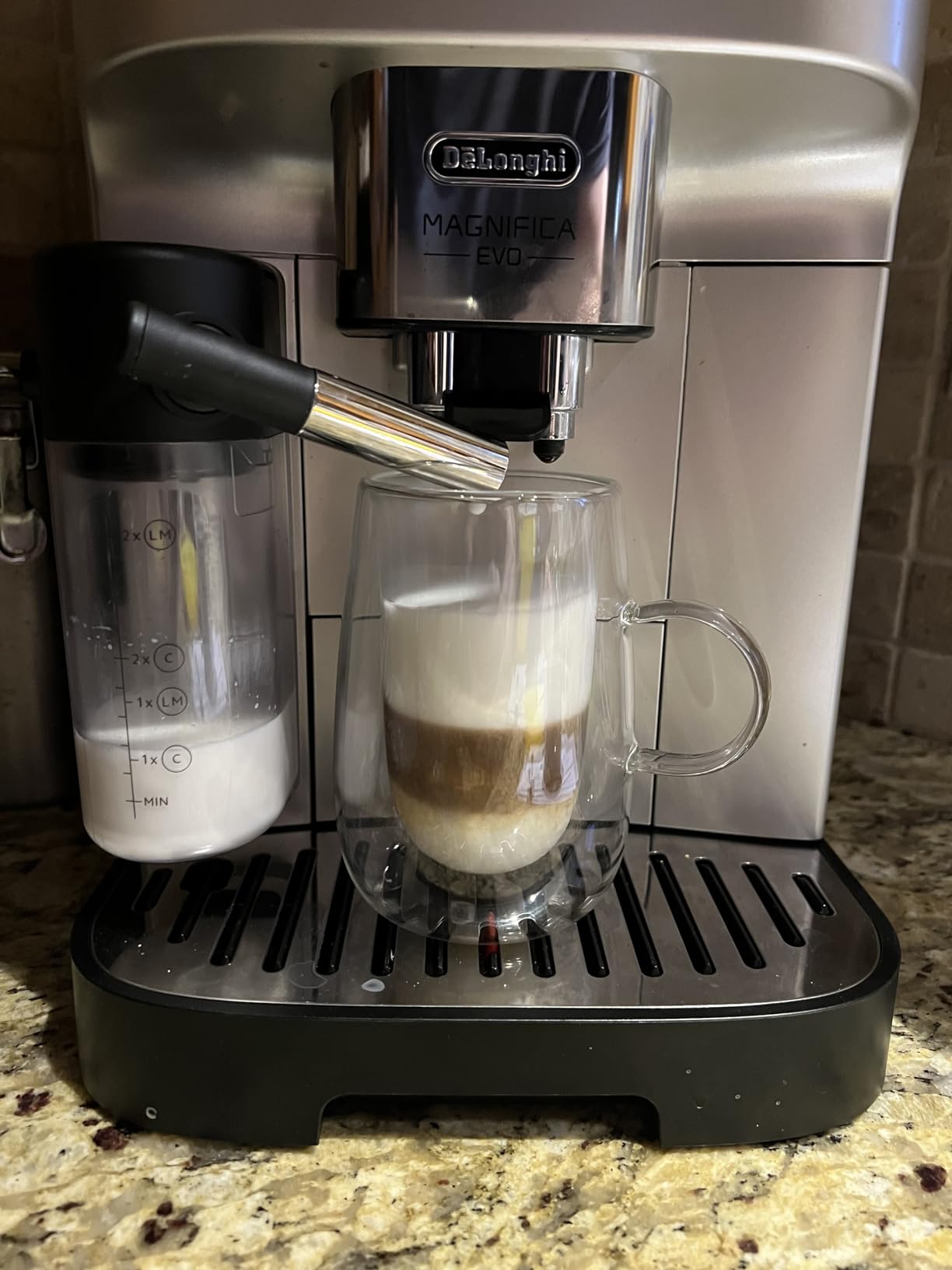 De'Longhi Magnifica Evo Automatic Espresso Machine, Milk Frother, Silver customer photo 1