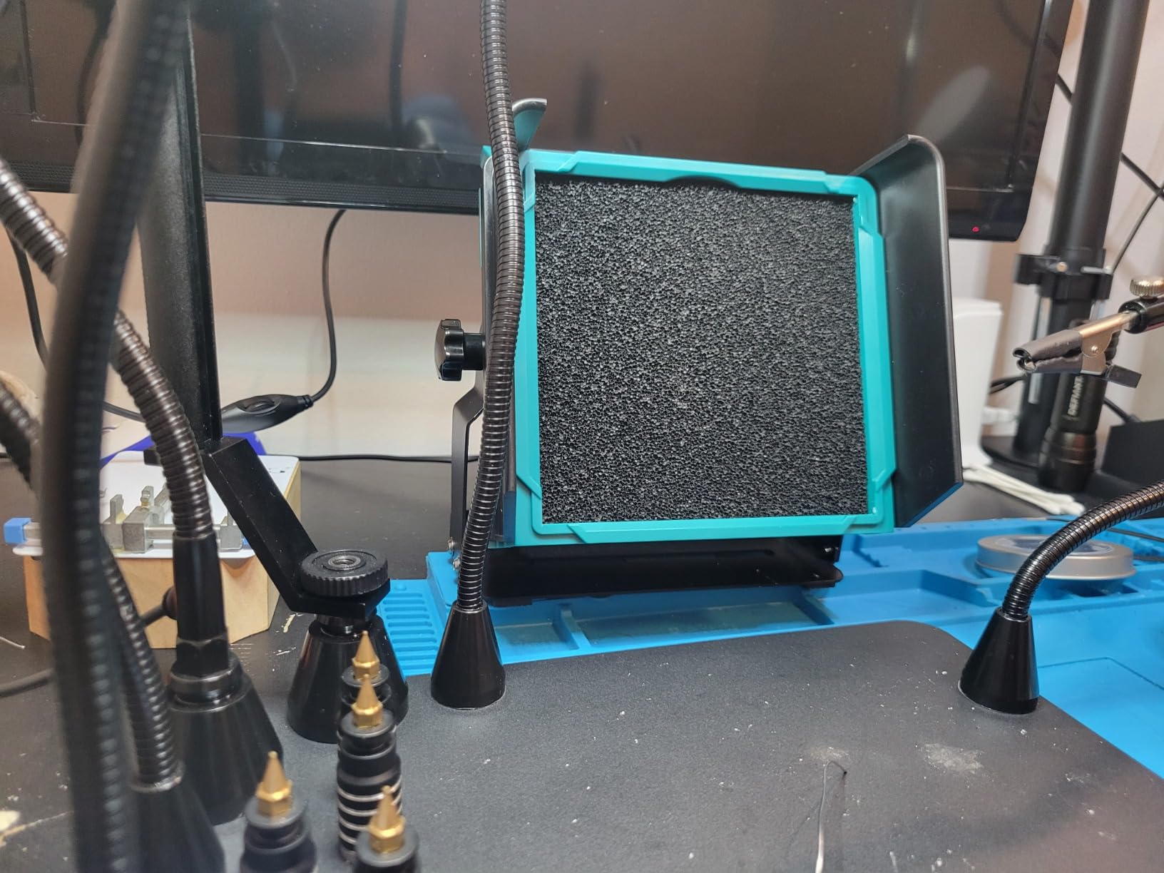 YIHUA 948DQ-I Solder Fume Extractor Fan Solder Smoke Absorber Remover Tiltable Angle with 8 Extra Fan Filters for Soldering Wood Burning and more customer photo 1