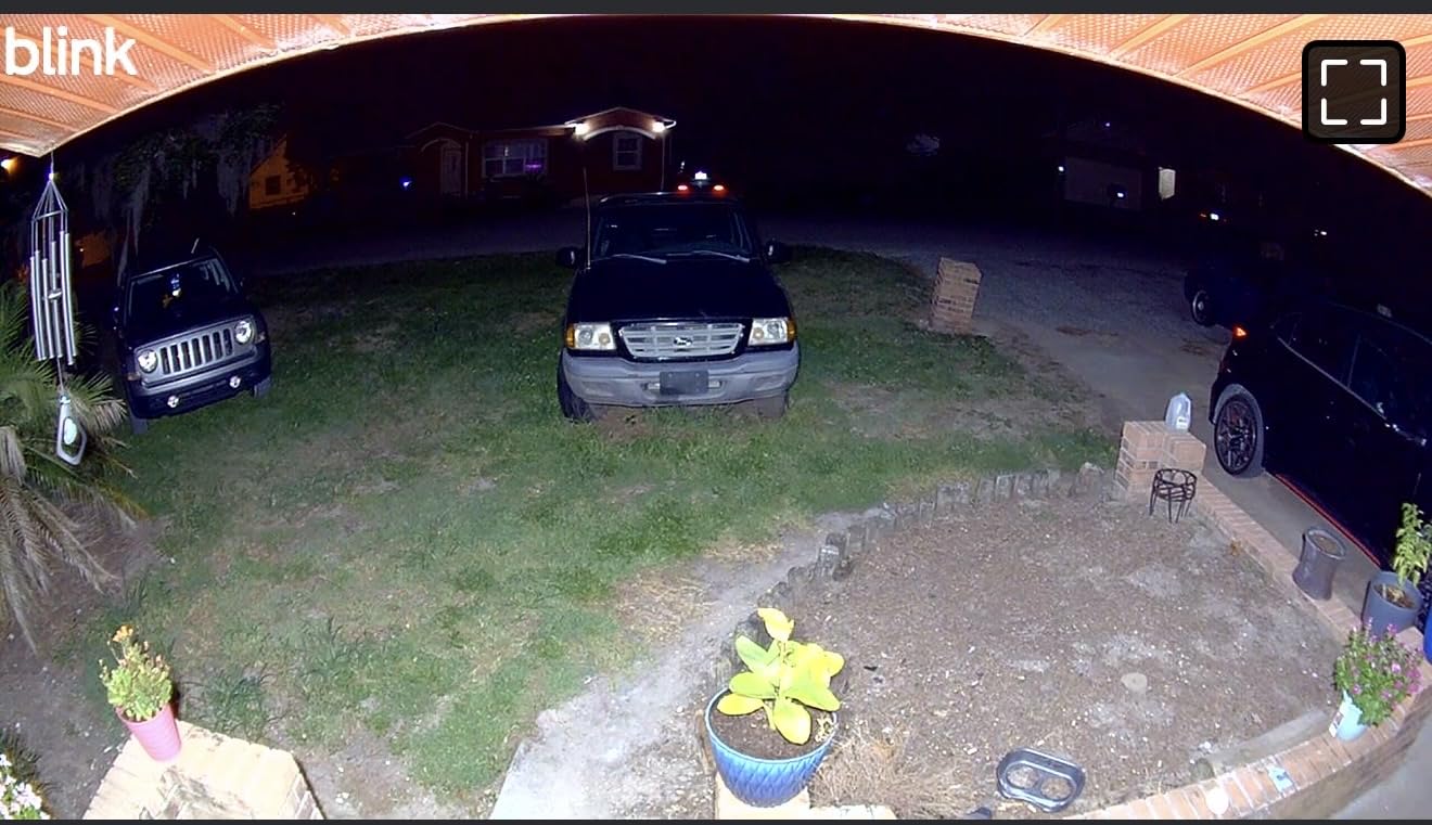 Blink Wired Floodlight Camera - Smart security camera, 2600 lumens, HD live view, enhanced motion detection, built-in siren, Works with Alexa – 1 camera (Black) customer photo 1