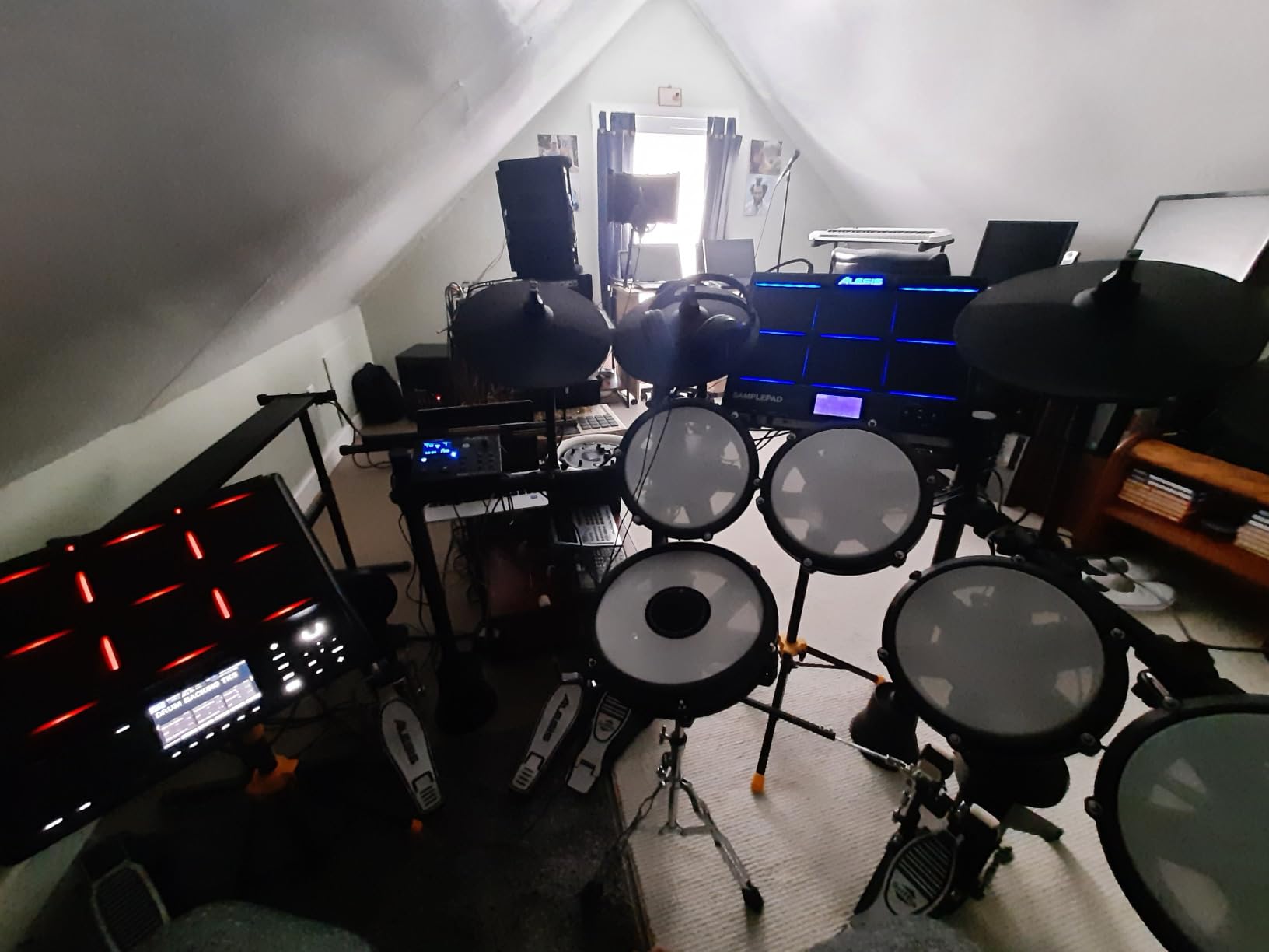 Roland SPD-SX PRO Sampling Pad | The Flagship Sampling Pad for Drummers & Other Musicians | 9 Playing Surfaces, 8 External Trigger Inputs, Color Display, Customizable Pad LEDs, Onboard FX & More customer photo 1