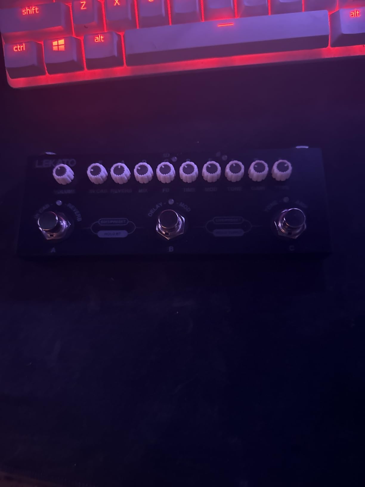 LEKATO Bass Multi Effects Pedal, Guiter Peda with IR Loading 9 AMP Models, Delay Reverb Chorus, Multi Effects Processor for Bass, Bluetooth 5.0,Recording, Built-in Battery customer photo 1