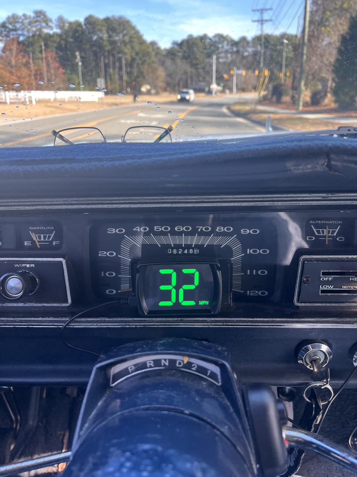VJOYCAR New Speedometer HUD GPS Digital Speed Meter MPH Speedo Head Up Display for Cars Trucks, USB Cable Plug & Play (G20-Only Green) customer photo 1