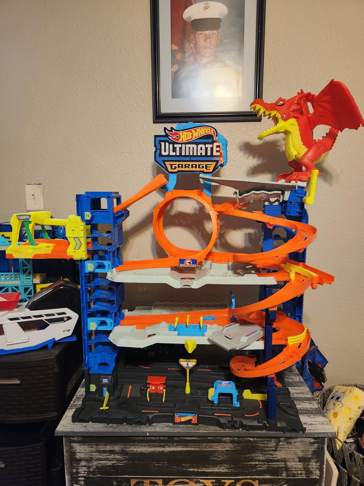 Hot Wheels City Ultimate Garage Track Set with 2 Die-Cast Toy Cars & Car-Eating Dragon, Stores 50+ Vehicles, 4 Levels customer photo 1