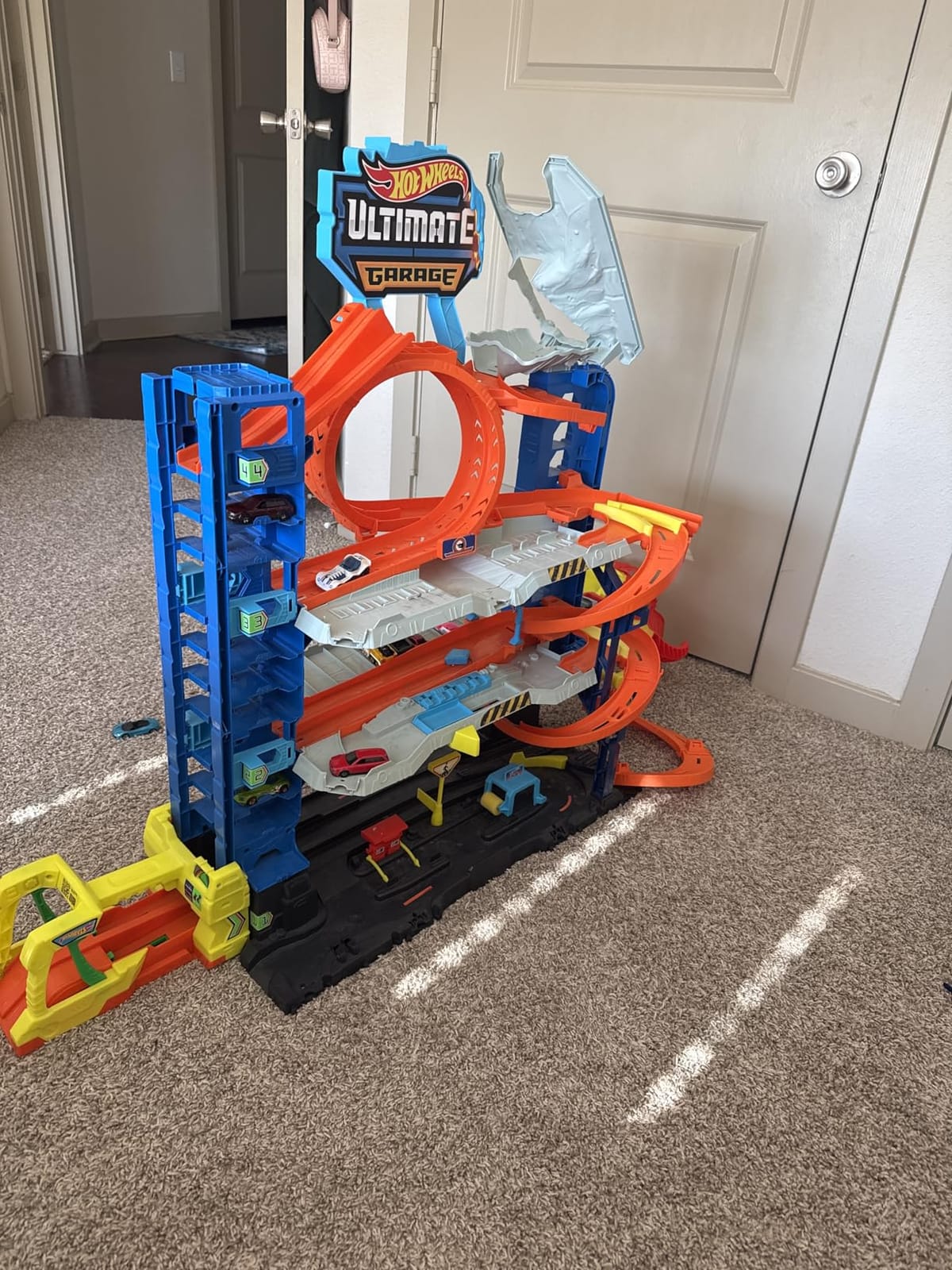 Hot Wheels City Ultimate Garage Track Set with 2 Die-Cast Toy Cars & Car-Eating Dragon, Stores 50+ Vehicles, 4 Levels customer photo 2