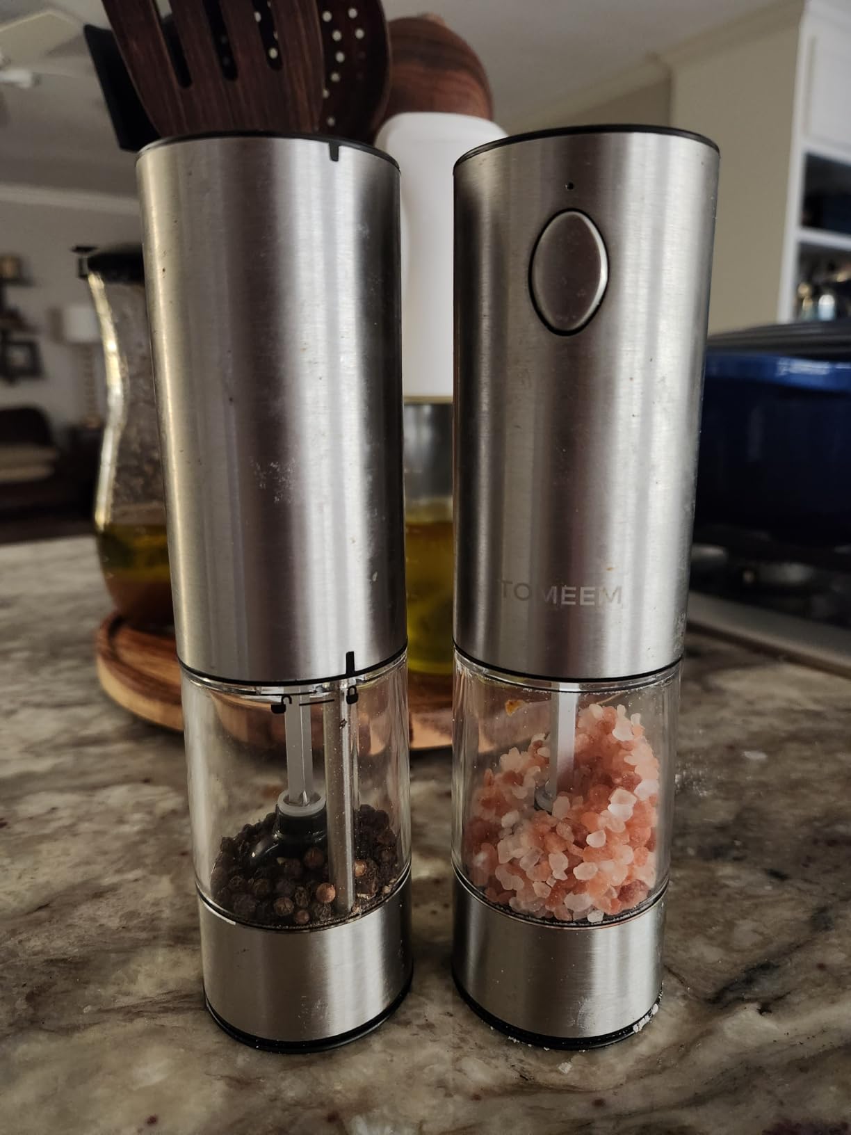 TOMEEM Larger Capacity Rechargeable Electric Salt and Pepper Grinder Set customer photo 1
