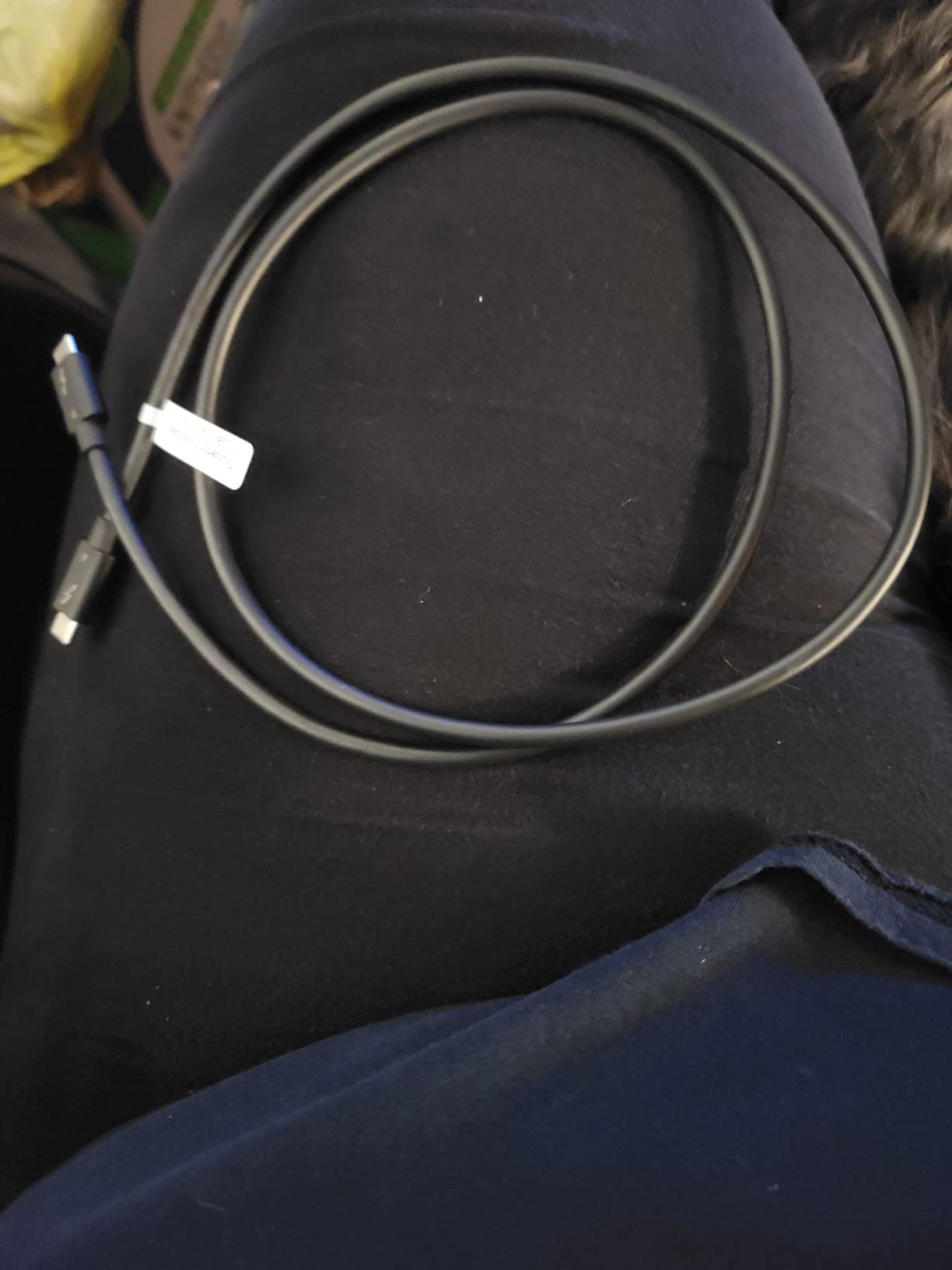 Plugable Thunderbolt 4 Cable 240W EPR Charging, 1M (3.3ft) customer photo 1