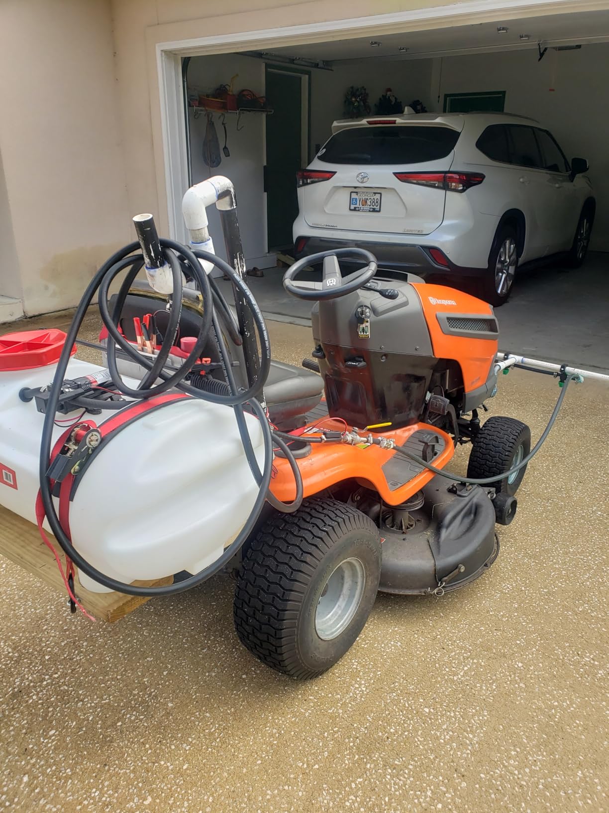 CHAPIN 97154 15-Gallon ATV/UTV Sprayer with 12V Pump & 15-Ft Hose customer photo 2