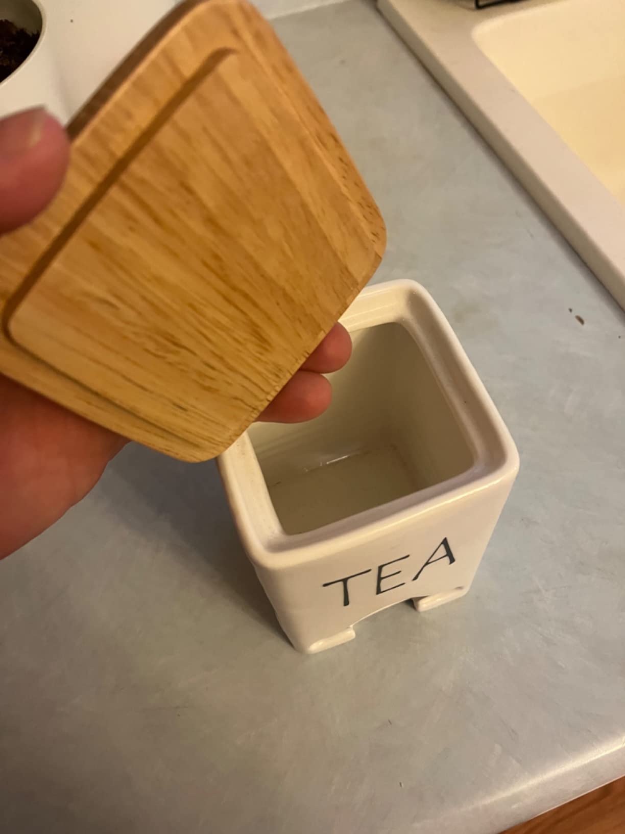 Ceramic Farmhouse Tea Bag Storage Organizer Caddy Holder with Lid (White) customer photo 1