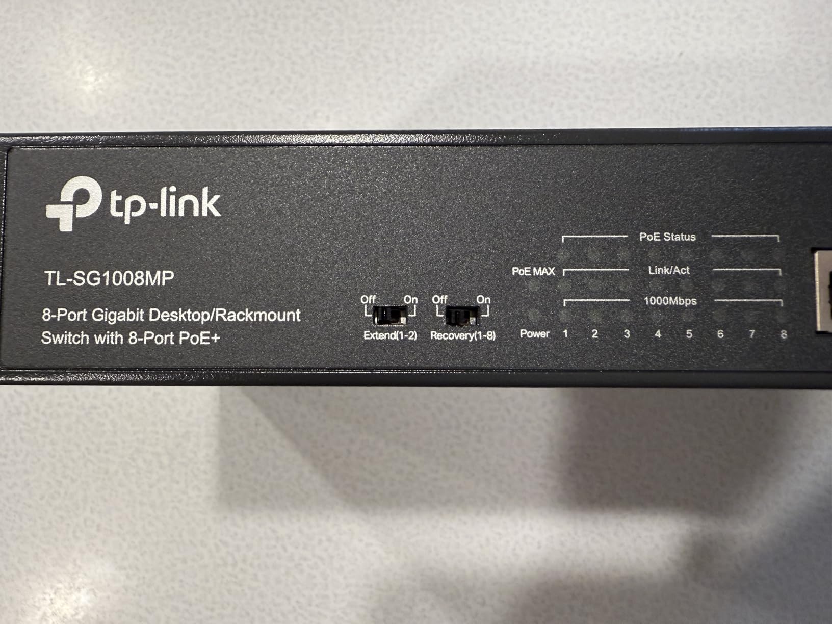 TP-Link 5 Port Gigabit Easy Smart Managed PoE Switch, 120W(TL-SG105MPE) customer photo 2