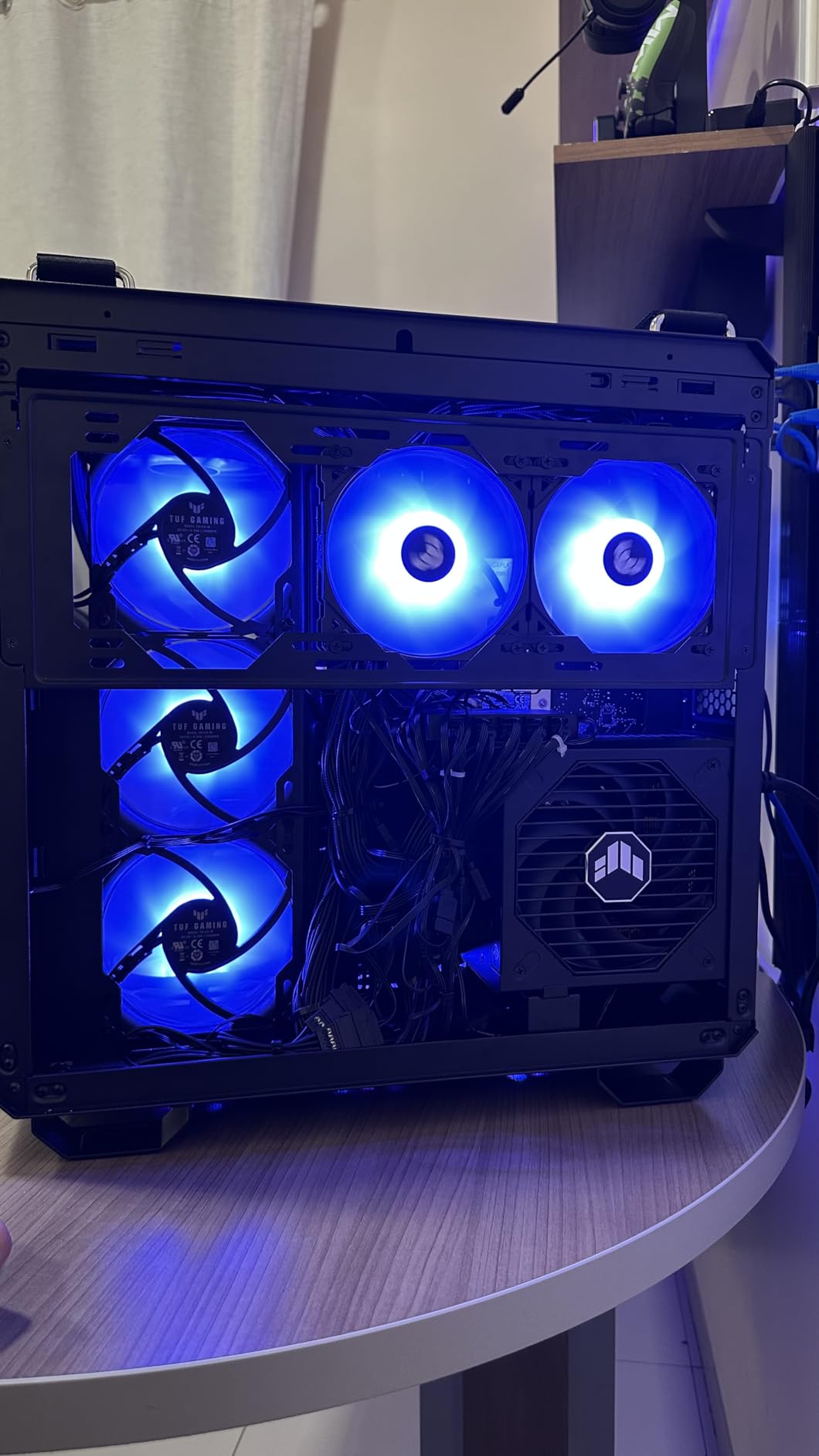 ASUS TUF Gaming 1000W Gold Power Supply customer photo 1