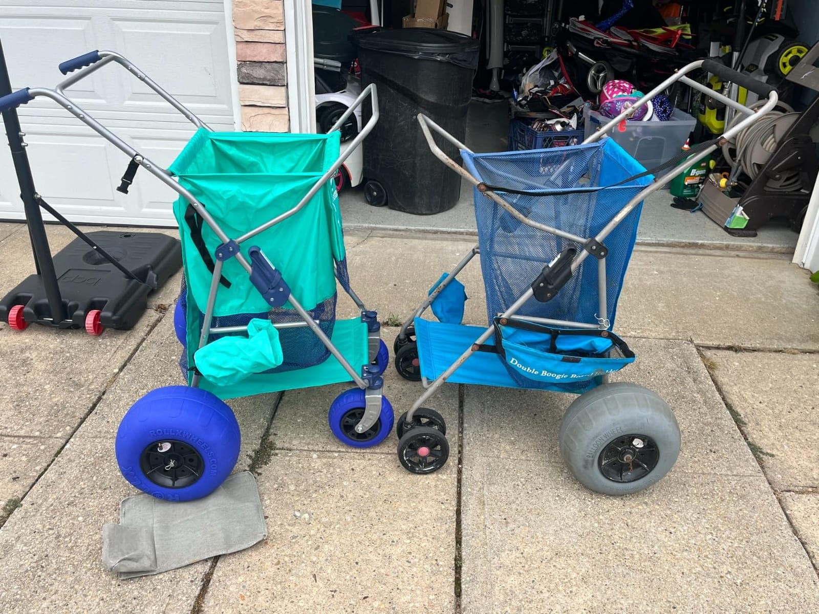 RollX Foldable Storage Wagon with 4 Balloon Wheels, Rear 13 Inch & Front 7 Inch Beach Tires (Pump Included) - Blue customer photo 1