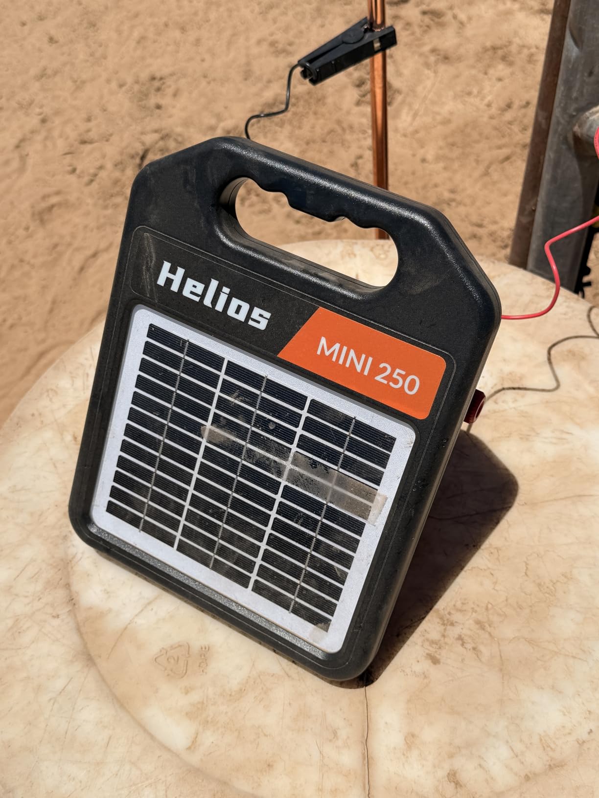 Andmon MINI250 Solar Electric Fence Charger with Day or Night Mode, 0.25Joule Portable Solar Fence Charger customer photo 2