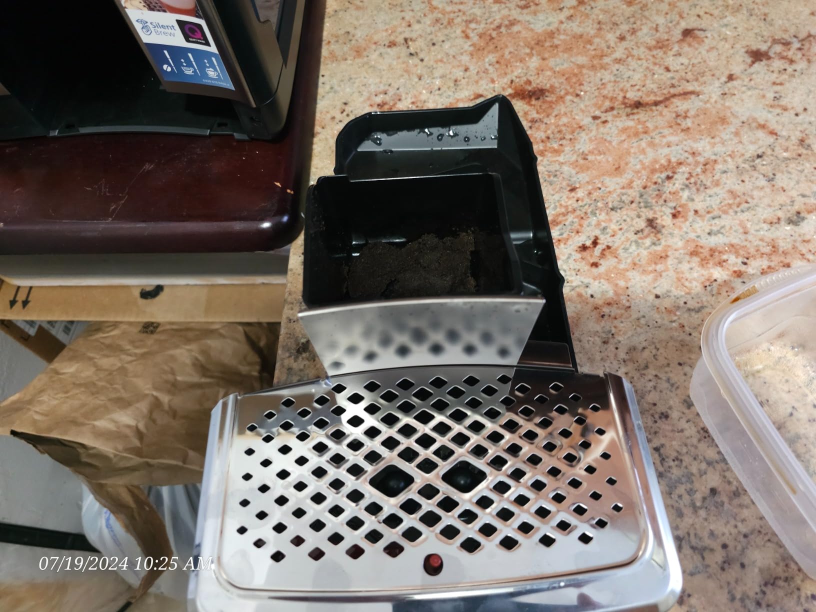 PHILIPS 3300 Series Fully Automatic Espresso Machine - LatteGo Milk System, 5 Coffee Varieties, Intuitive Touch Display, SilentBrew, 100% Ceramic Grinder, AquaClean Filter, Glossy Black (EP3347/90) customer photo 2