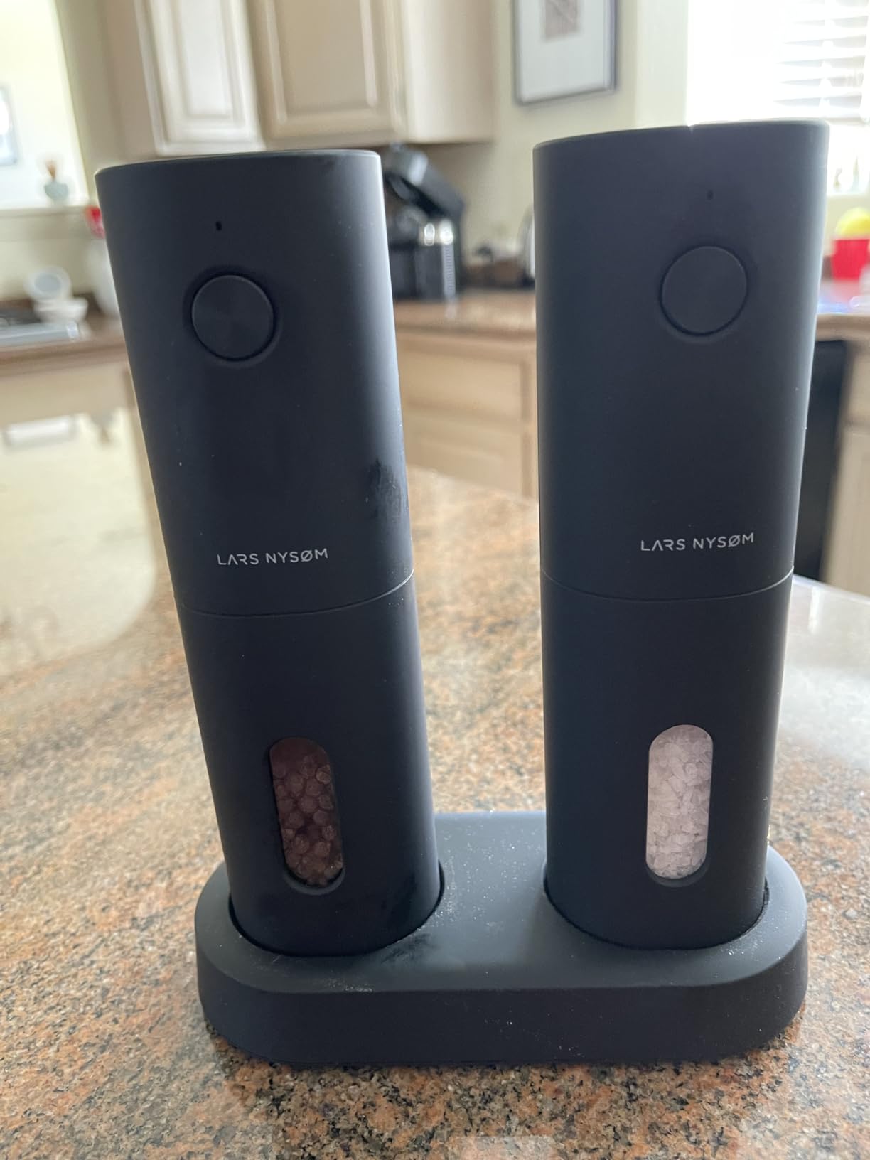 LARS NYSØM Electric Salt and Pepper Grinder Set - Salt and Pepper Mill Set customer photo 1
