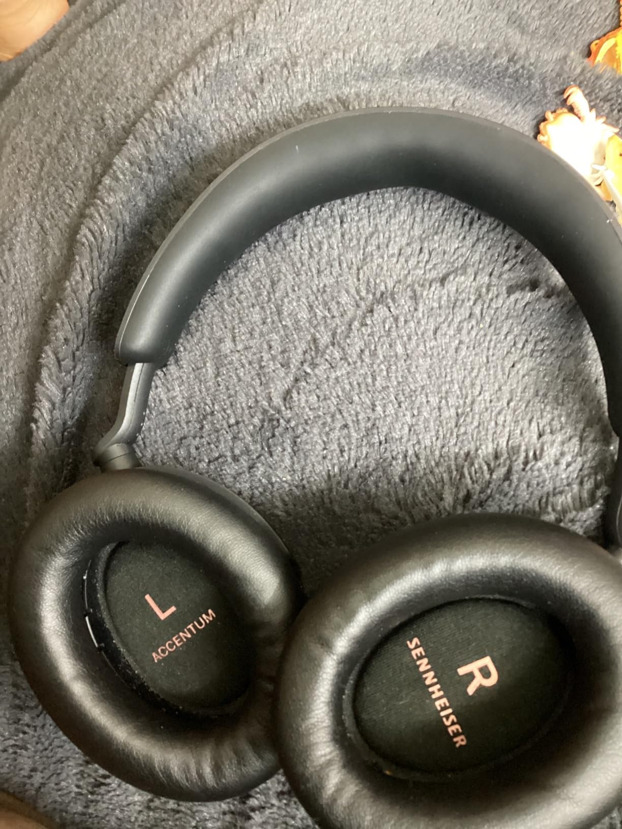 Sennheiser ACCENTUM Wireless Over-Ear Headphones, 50hr Battery, ANC, Black customer photo 1