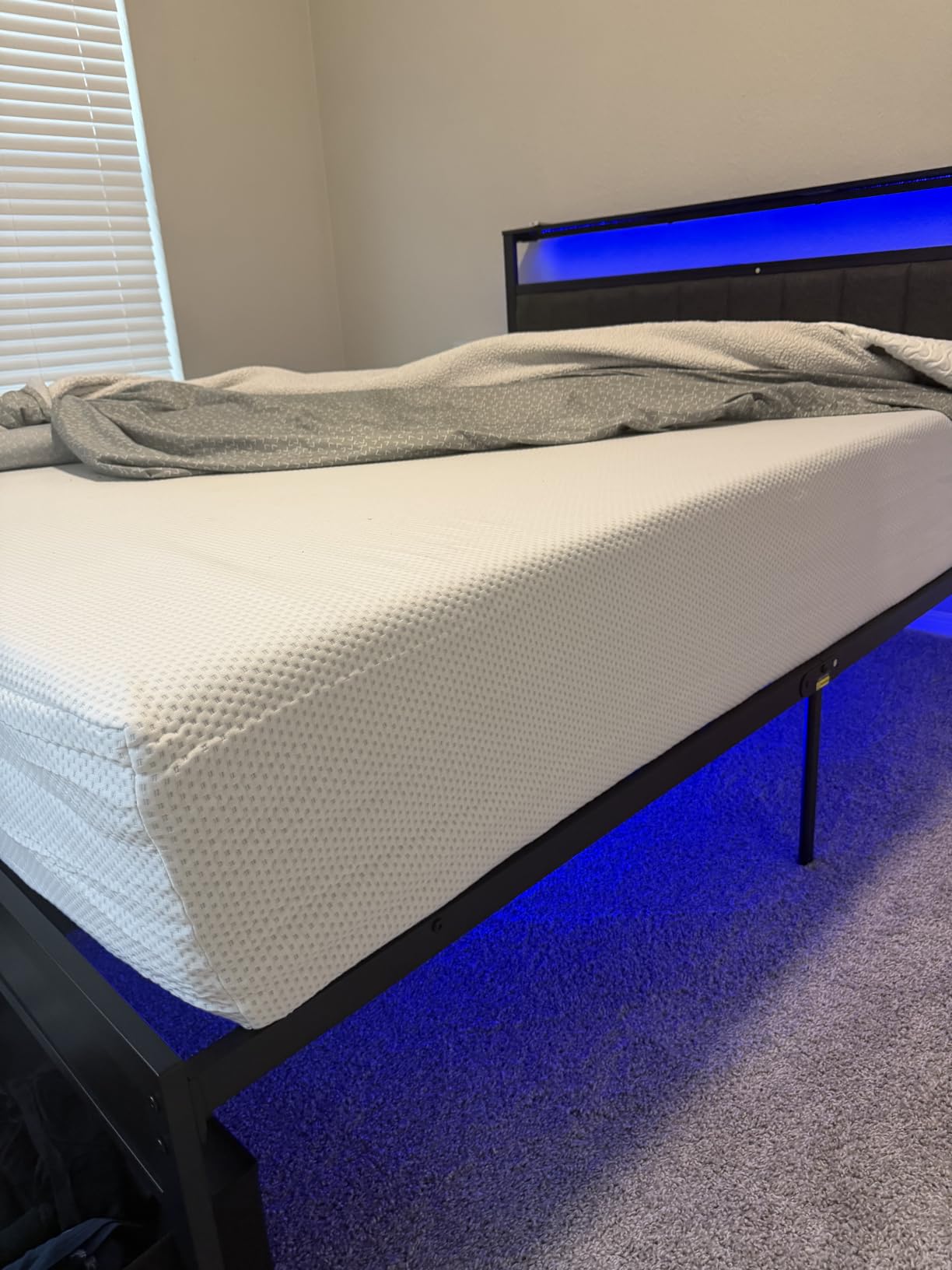 ZINUS 12 Inch Green Tea Cooling Gel Memory Foam Mattress / Cooling Gel Foam / Pressure Relieving / CertiPUR-US Certified / Bed-in-a-Box, King customer photo 1