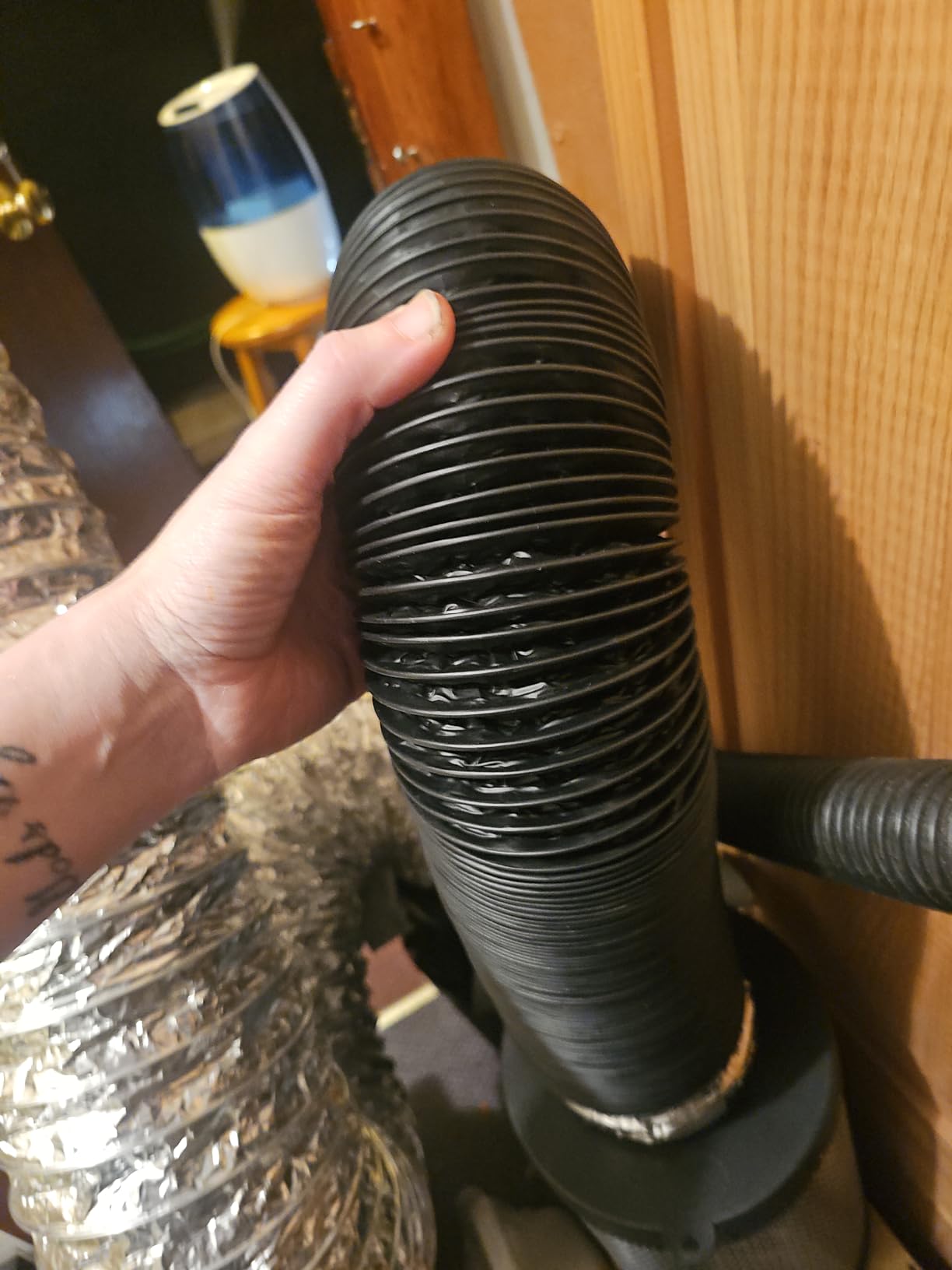 iPower 4 inch 25 feet Flexible Air Aluminum Foil Ducting, Dryer Vent Hose with Four-Layer Protection for HVAC Ventilation and Exhaust with 2 Clamps customer photo 1