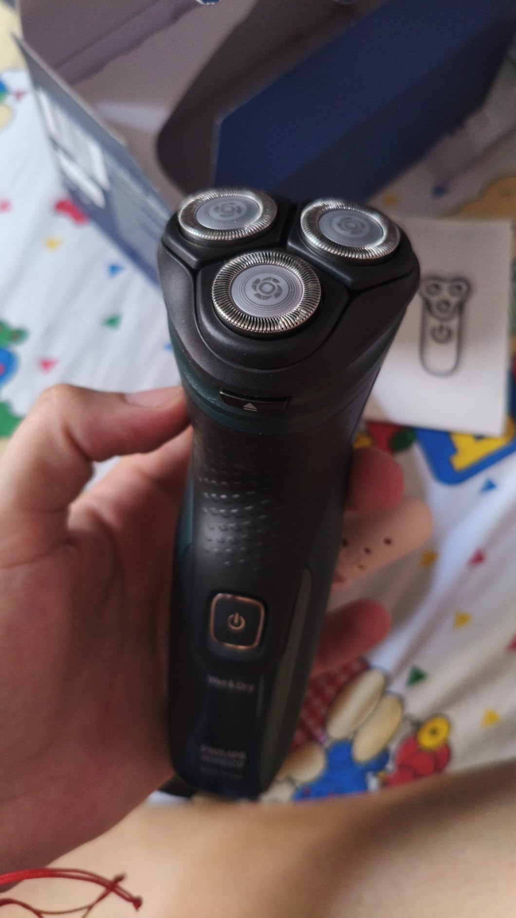 Philips Norelco 2600 Electric Shaver, Dark Forest Green customer photo 1