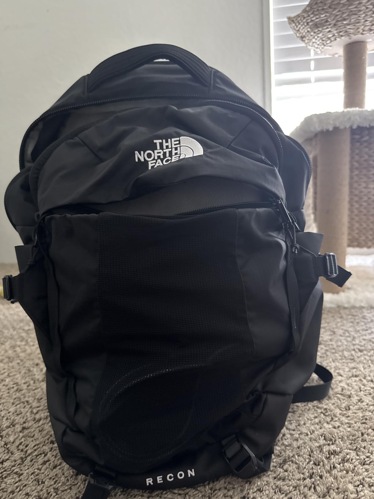 The North Face Women's Recon Everyday Backpack, Blk/Blk-NPF, OSFA customer photo 2