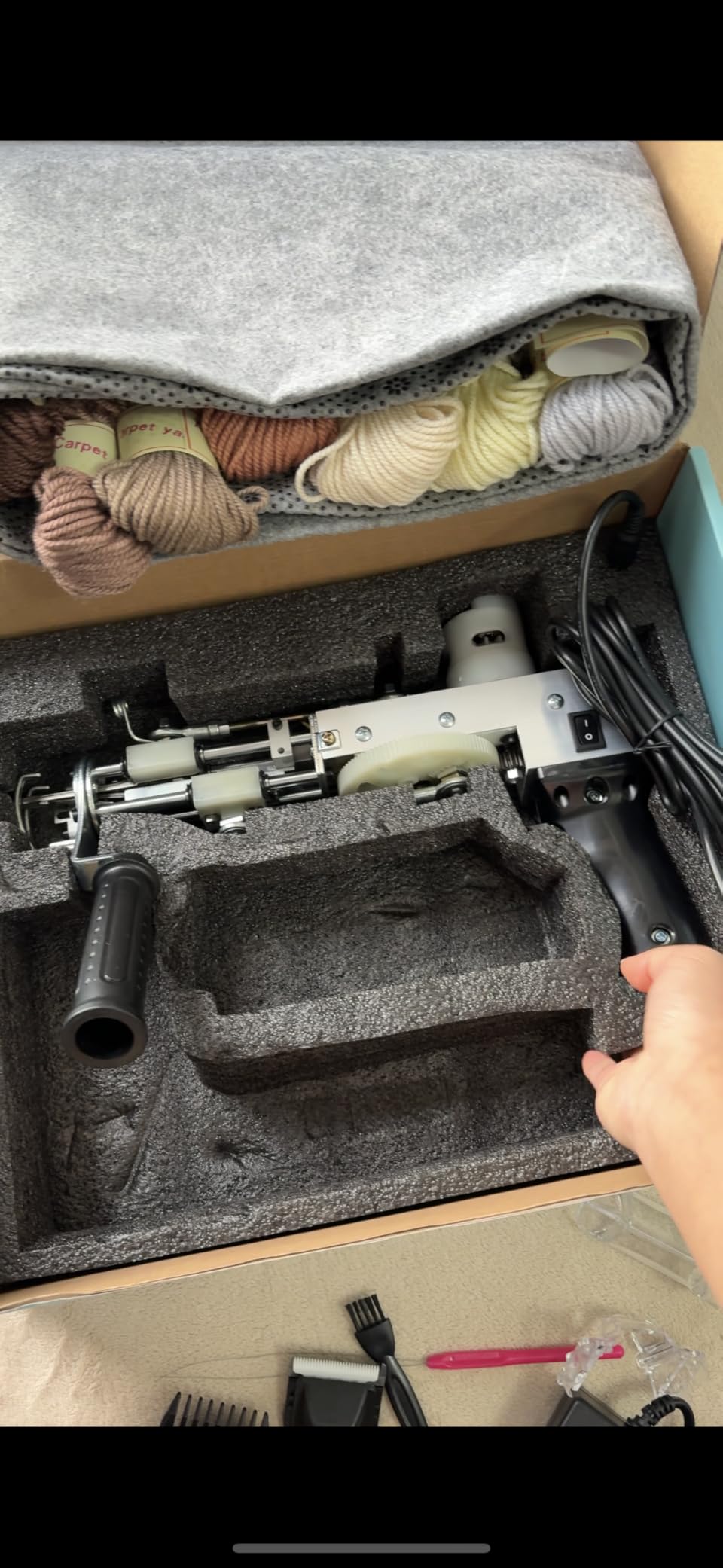Riiai Tufting Gun Starter Kit,Tufting Gun with Carpet Trimmer Rug Making Kit, Rug Gun Cut Pile Loop Pile for Making Rugs, Carpet Trimmer Tufting for Sculpting (Dark Blue Rug Tufting Gun with Trimmer) customer photo 2