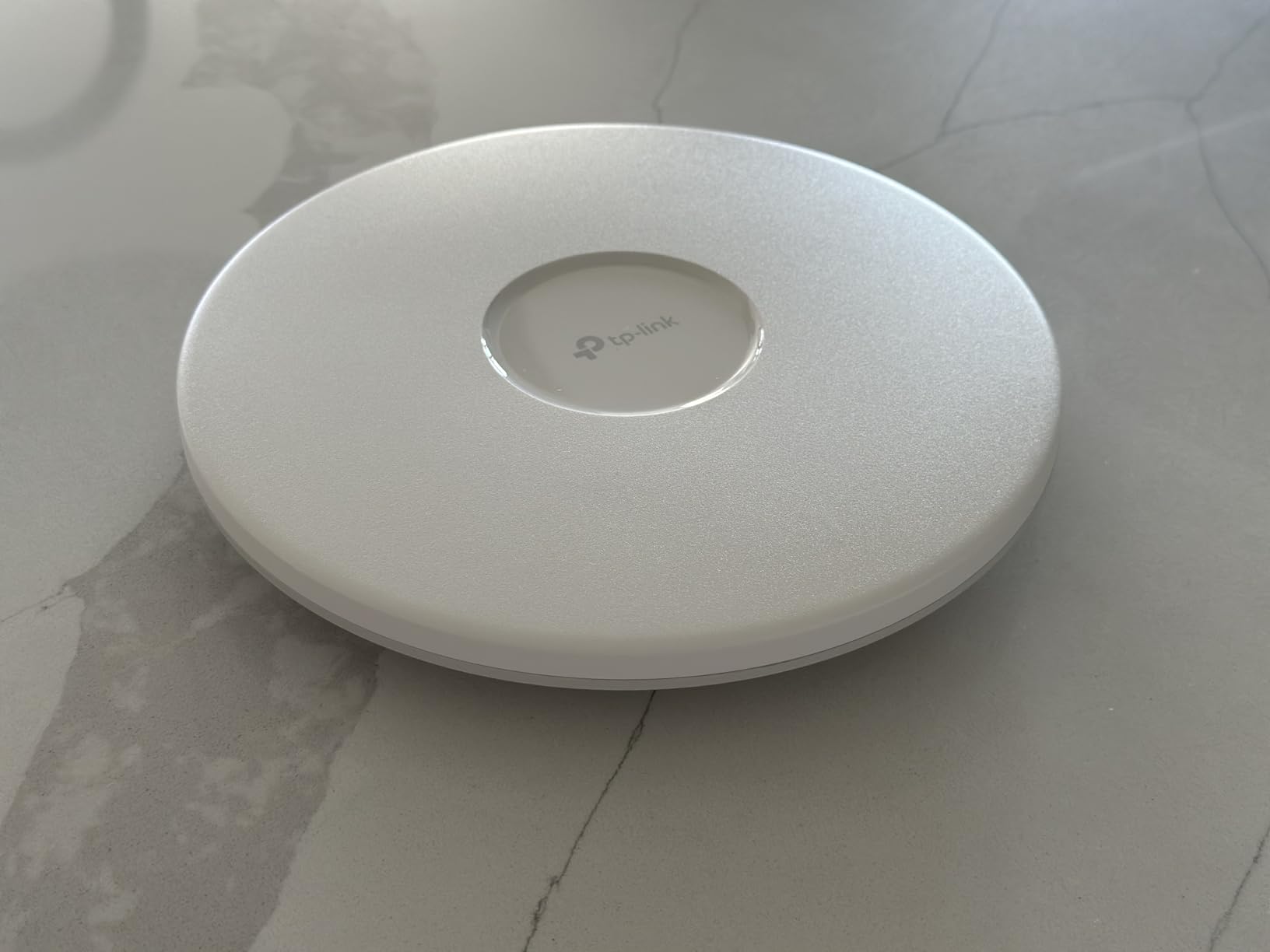 Omada AX5400 6-Stream WiFi Access Point, w/DC Adapter, 2.5G Port(EAP670) customer photo 1