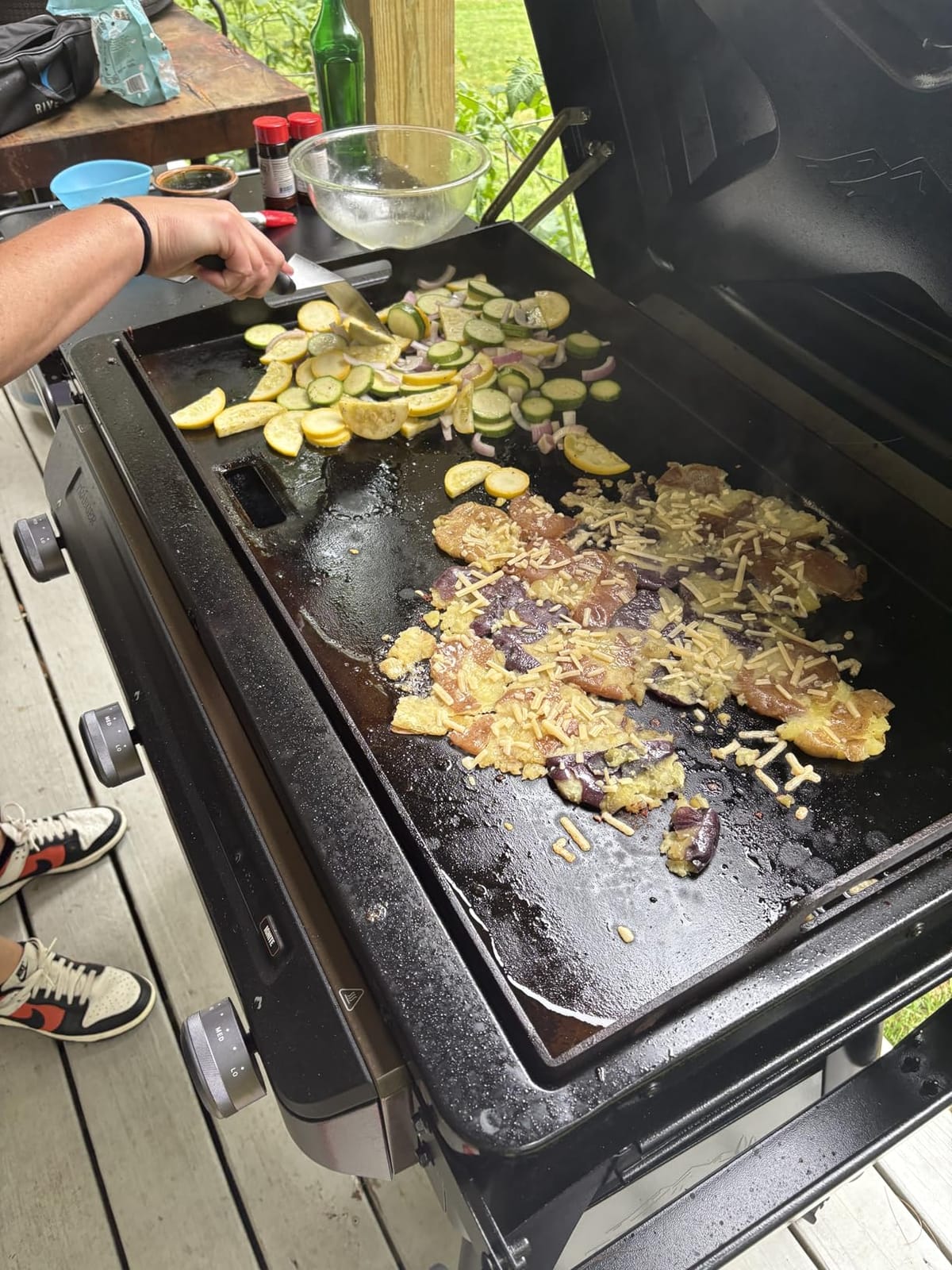 Traeger Flatrock 3 Zone Griddle, 594 Sq In, TruZone, EZ Clean Grease Keg customer photo 1