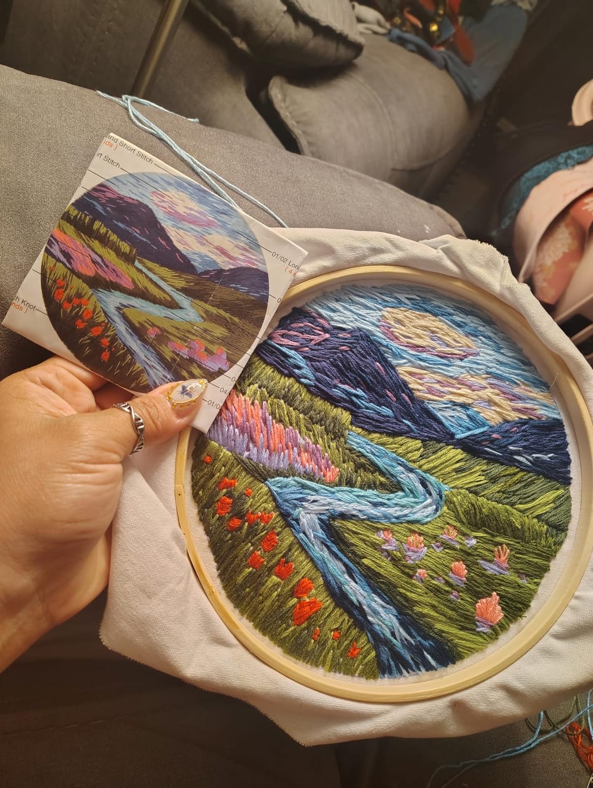 Maydear 4 Pack Embroidery Starter Kit with Pattern, Stamped Cross Stitch Kits for Beginners Adults with Embroidery Hoop and Instructions, Hand Embroidery Kit (Embroidery kit flower2) customer photo 1