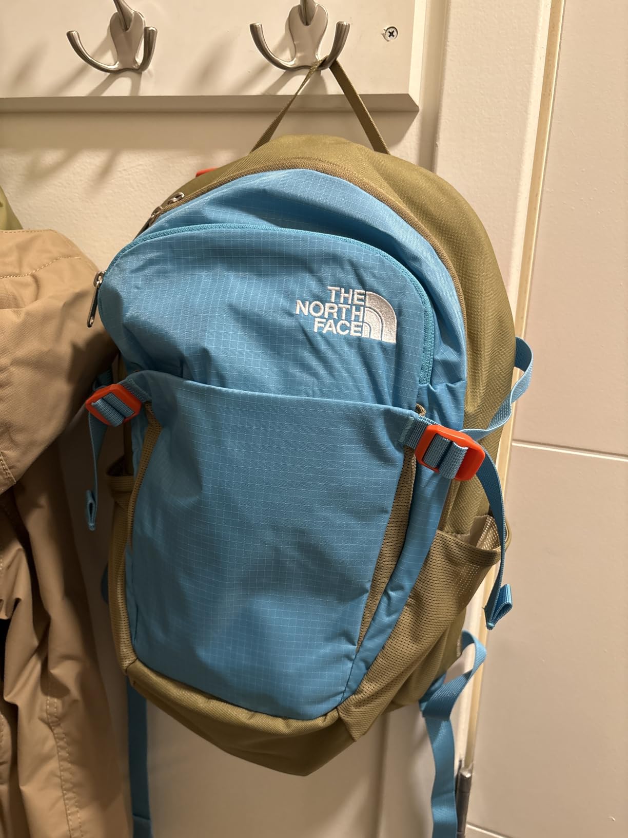 The North Face Basin Tech Daypack, TNF Black/TNF Black-NPF, 24L customer photo 2