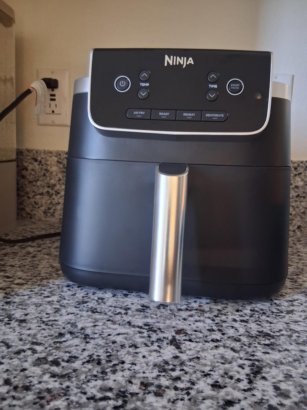 Ninja Air Fryer Pro XL, 6.5 Qt, 7-in-1, Grey, AF182AMZ customer photo 1