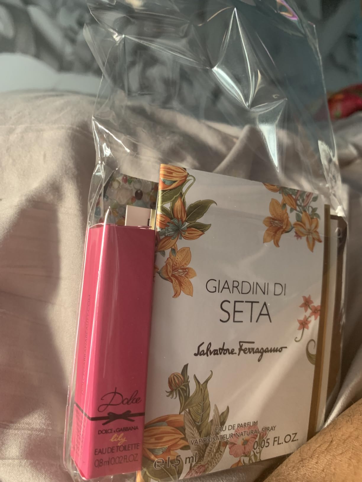 JRoBeauty Perfume High End Fragrance Samples Set for Women - (Pack of 12 Sample Vials) customer photo 1