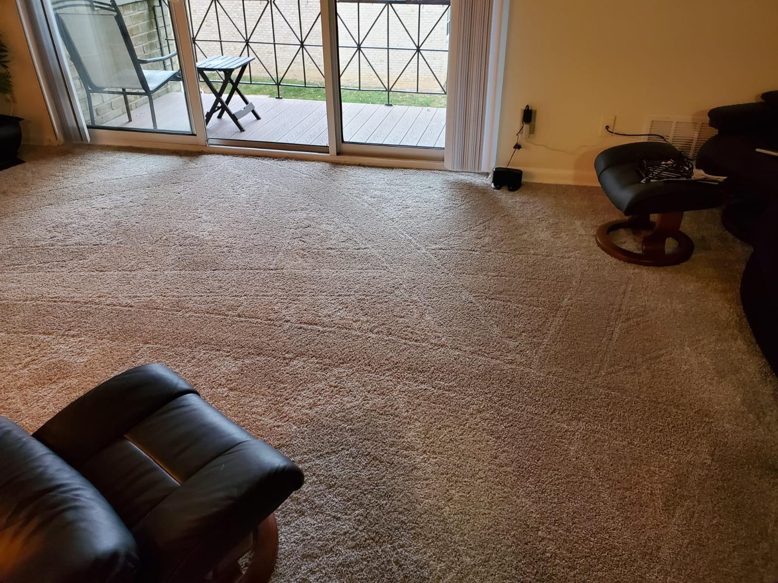 Shark PowerDetect NeverTouch Robot Vacuum & Mop, RV2820YE customer photo 1