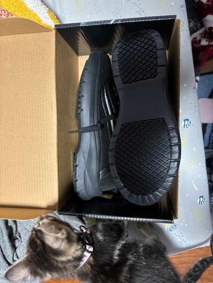 Treesky Non Slip Work Shoes for Women customer photo 2