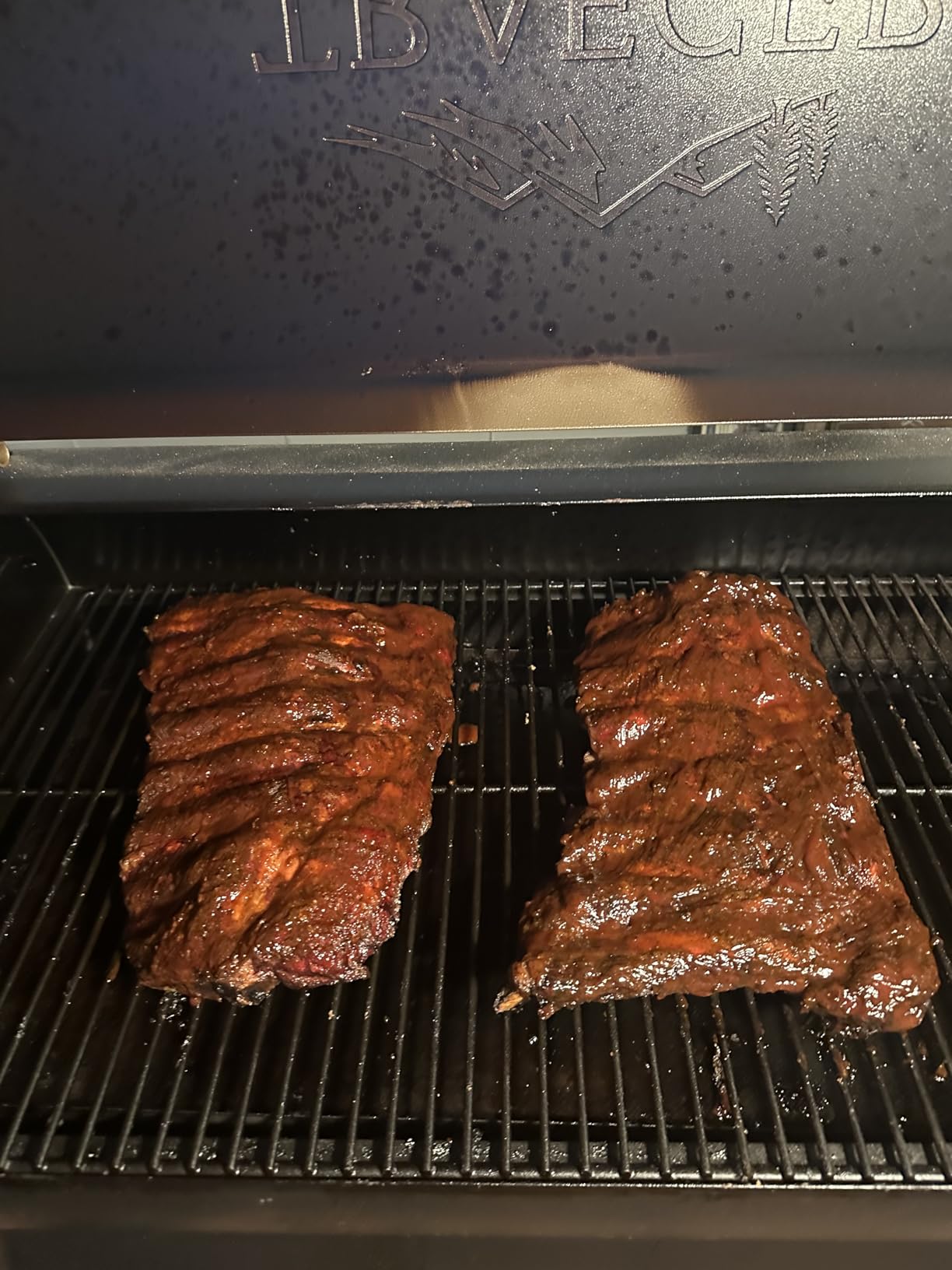 Traeger Grills Hickory 100% All-Natural Wood Pellets for Smokers and Pellet Grills, BBQ, Bake, Roast, 18 lb. Bag customer photo 2