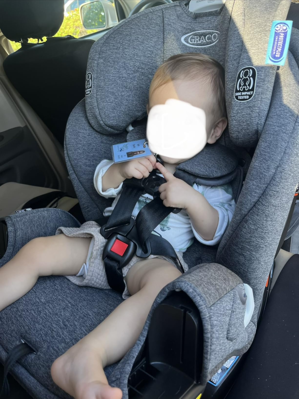 Graco Extend2Fit 2-in-1 Convertible Car Seat, Gotham customer photo 2