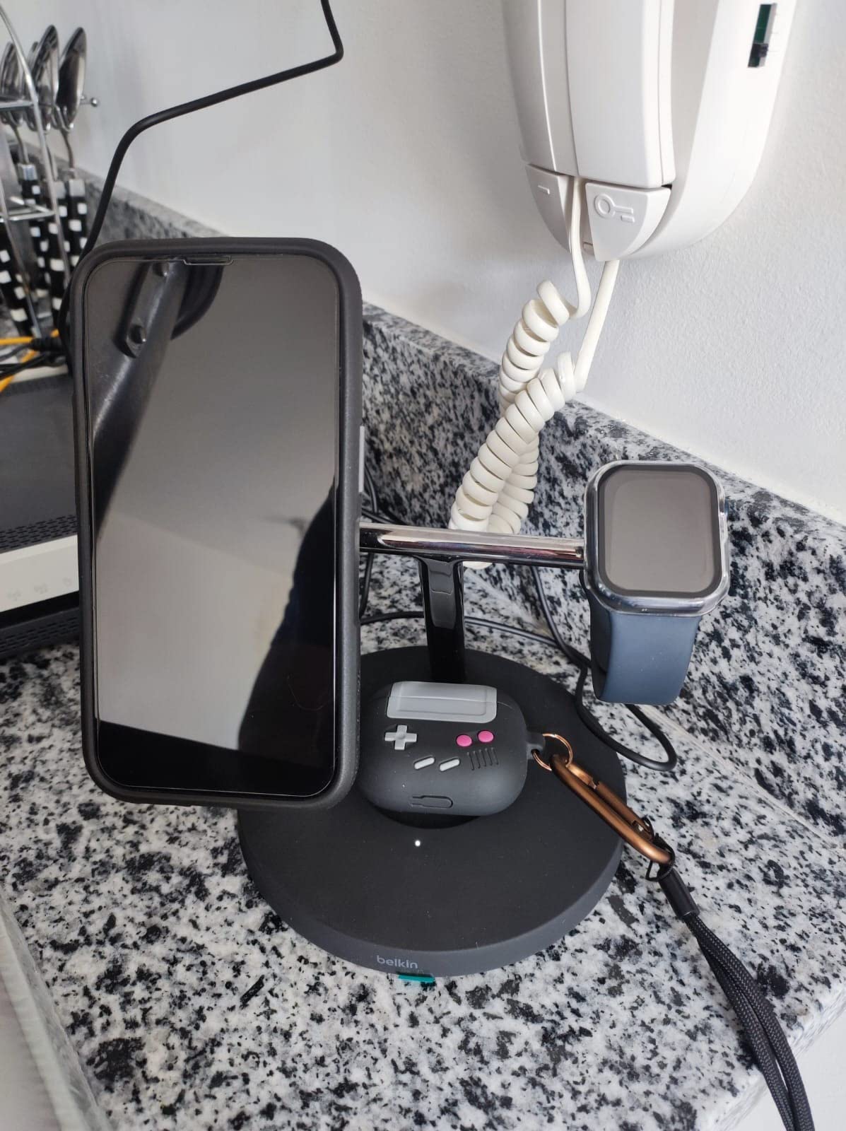 Belkin Qi2 15W Wireless Charging Station, 3 in 1 iPhone Charger customer photo 1