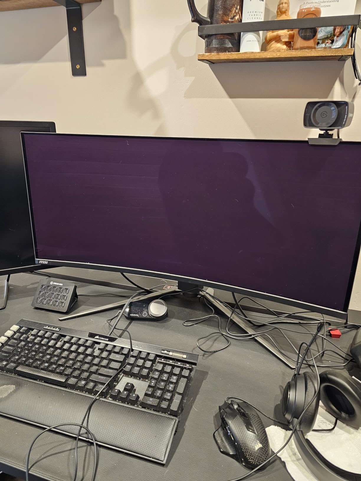 msi MPG 321CURX QD-OLED, 32-Inch, 4K UHD, 3840x2160,1700R,OLED Monitor, 240Hz, 0.03ms, DisplayHDR True Black 400, G-SYNC Compatible, HDMI 2.1, DP 1.4a, USB C (98W PD),Height Adjustable, Black customer photo 2