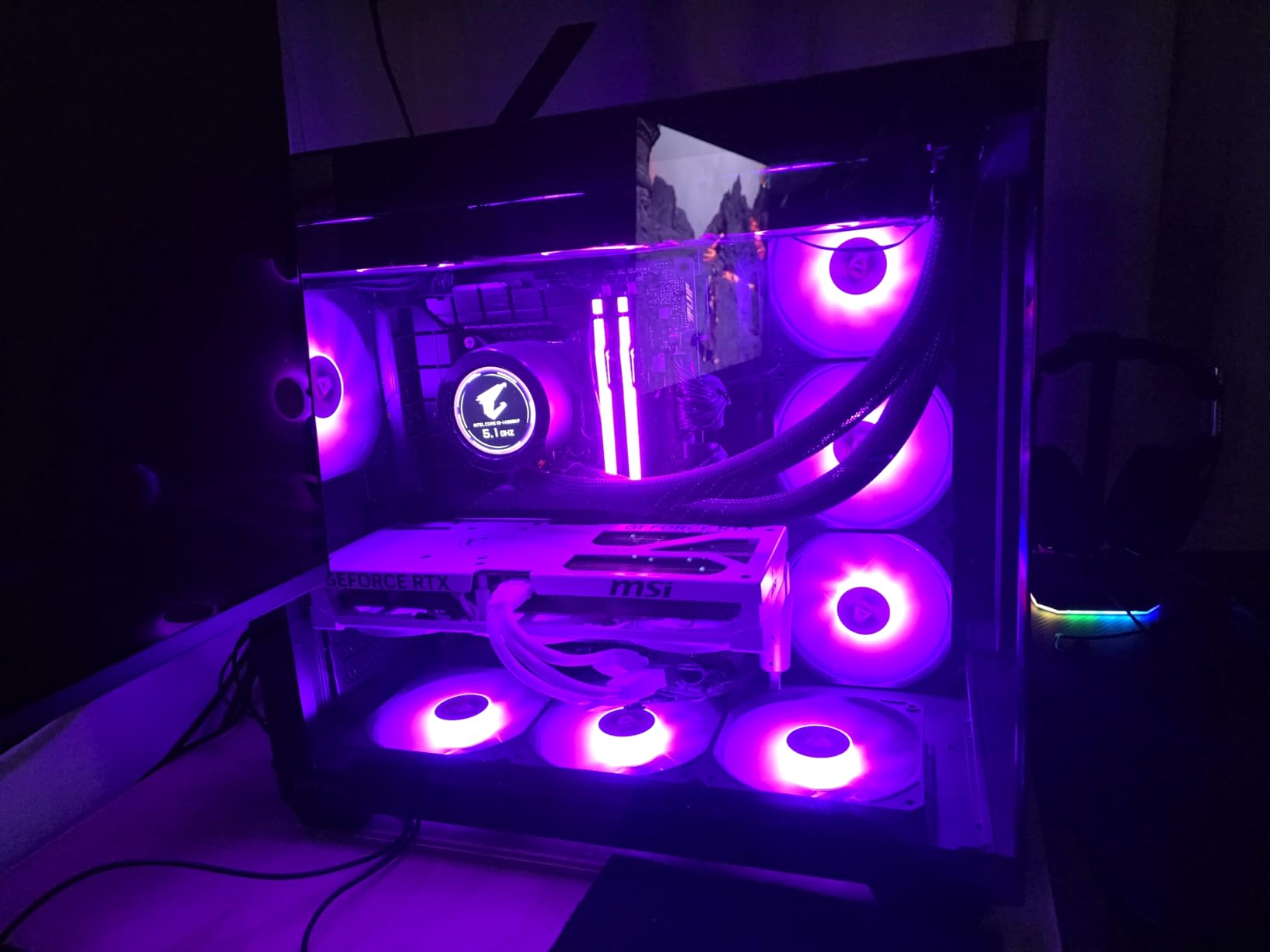Samsung 32” Odyssey QD-OLED G8 (G81SF), 4K, 240Hz Gaming Monitor customer photo 2