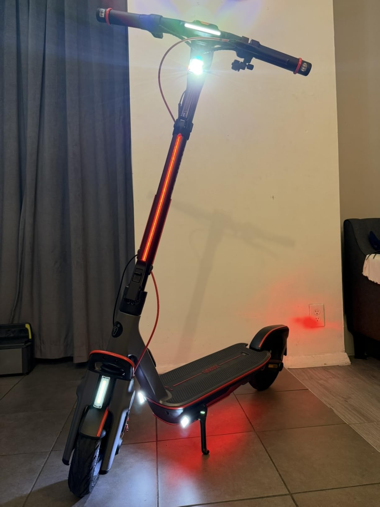 Segway Ninebot F3 Electric Scooter, Up to 20 MPH, 44-Mile Range, Self-Sealing Tubeless Tires, Front Hydraulic & Rear Elastomer Suspension, UL2271 2272 Certified customer photo 1