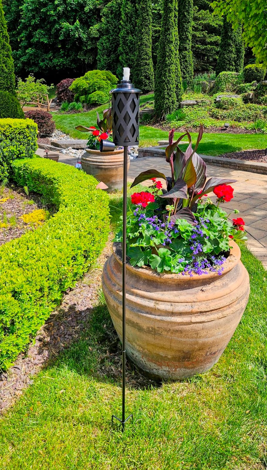 Citronella Torches for Outside Set of 4, 16 Oz Outdoor Torches with 3-Prong Grounded Stake, 59 Inch Metal Torch for Garden Décor, Outside Torches for Backyard, Garden, Patio (Black customer photo 1