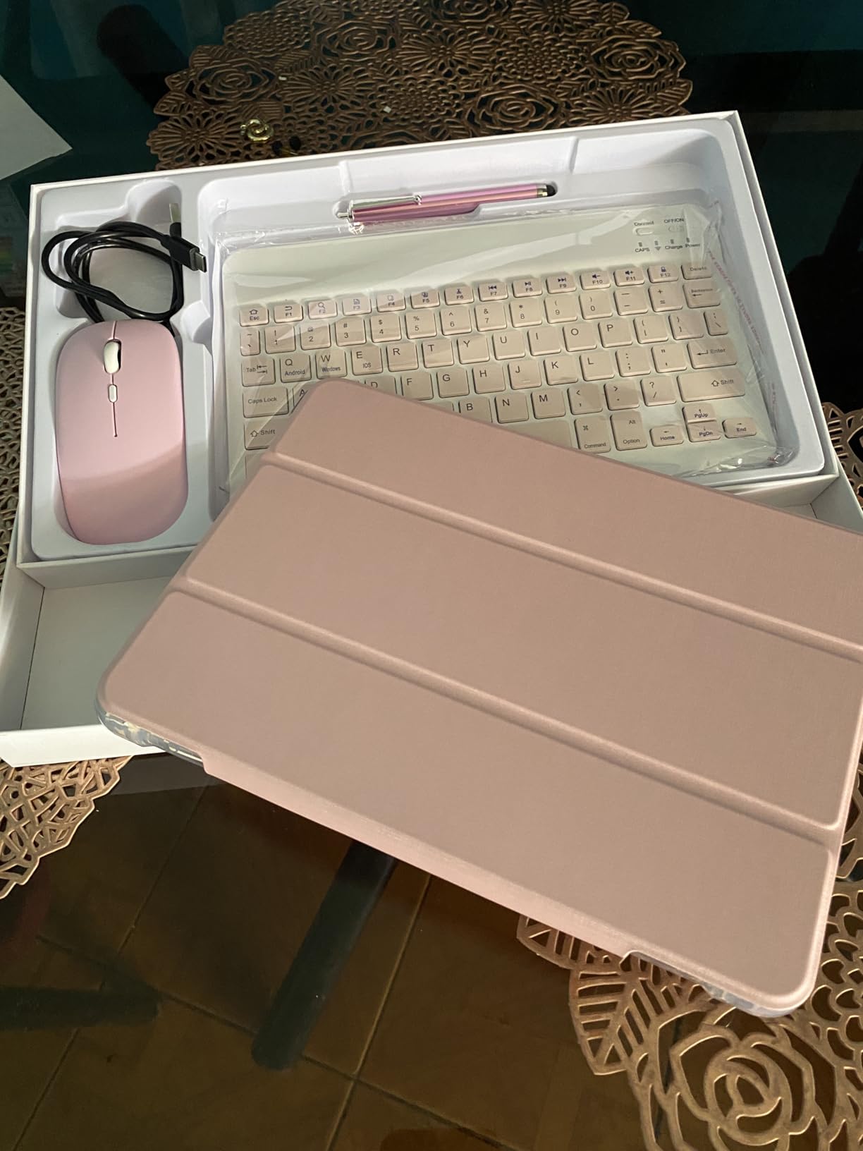 Tablet 10.1Inch Android 16.0, RAM 20GB(4+16Expand)+ROM 128GB, 6000mAh Battery, 2+8MP Dual Camera, 1280 * 800 IPS HD Touch Screen Tab PC Set with Keyboard+Mouse+Protective Case+Stylus (Pink) customer photo 1
