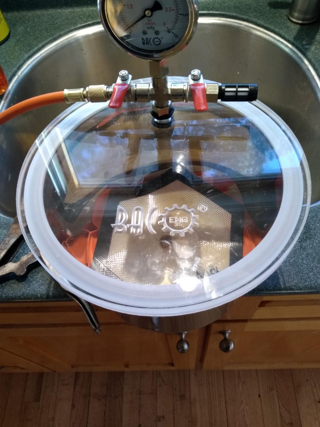 BACOENG 3 Gallon Tempered Glass Lid Vacuum Chamber with Pump, Stainless Steel Degassing Chamber Kit for Resin, Silicone, Epoxies, Stabilizing Wood and Fishing Baits customer photo 2