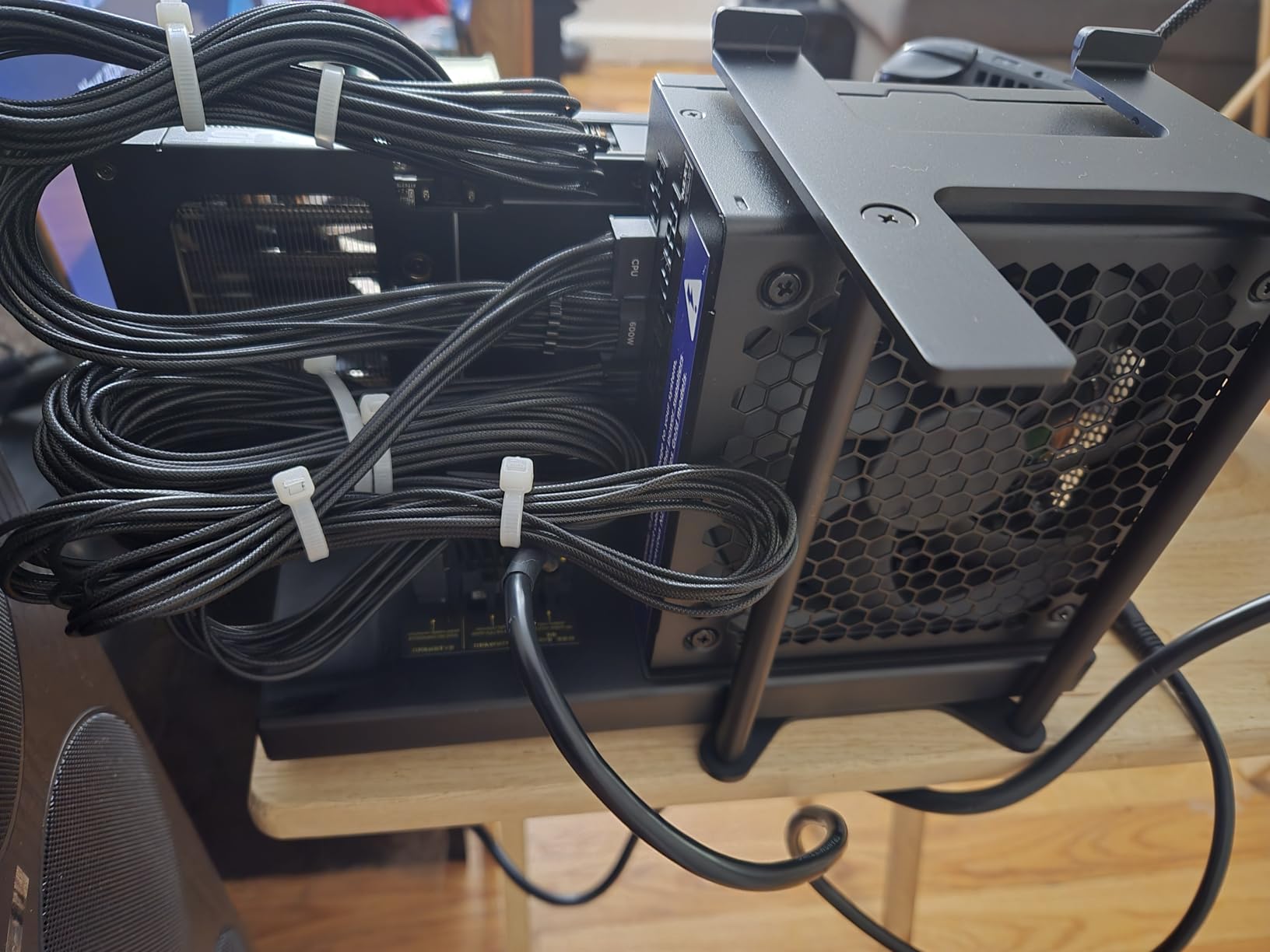 NZXT C1000 Gold Core - 1000W ATX 3.1 Power Supply, 80+ Gold customer photo 1