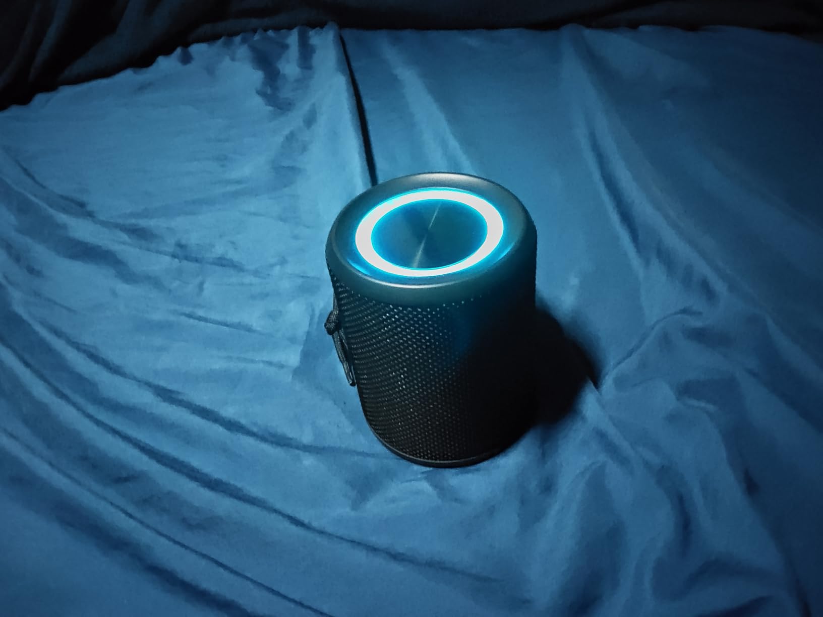 Portable Bluetooth Speaker, IPX7 Waterproof Wireless Speaker with 20W Loud Stereo Sound, 15H Playtime & Beat-Synced RGB Light, Small Outdoor Speaker for Shower, Pool, Beach, Hiking and Gifts customer photo 1
