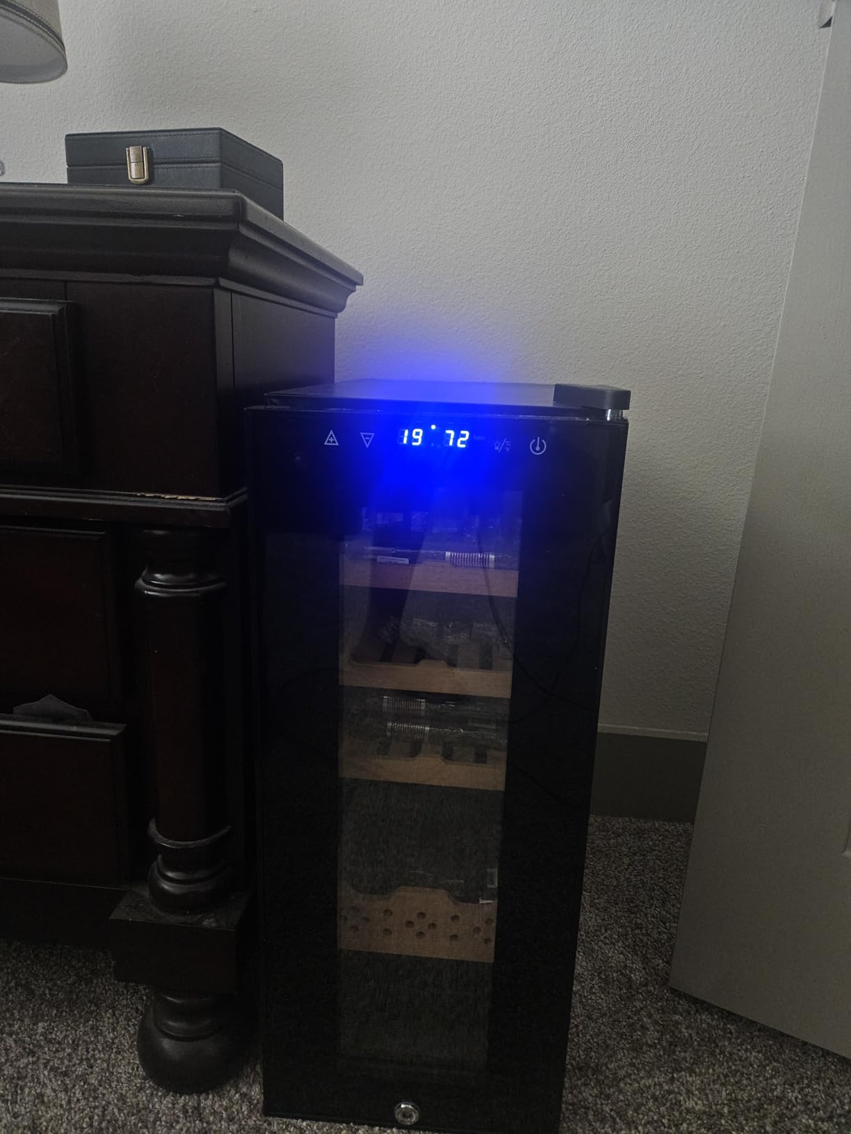 50L Electric Humidor, 300 Counts Large Capacity,Thermostatic Humidor Cabinet with Digital LED Screen, Safety Lock,Smart Humidity & Temp Control, Gifts for Men customer photo 1