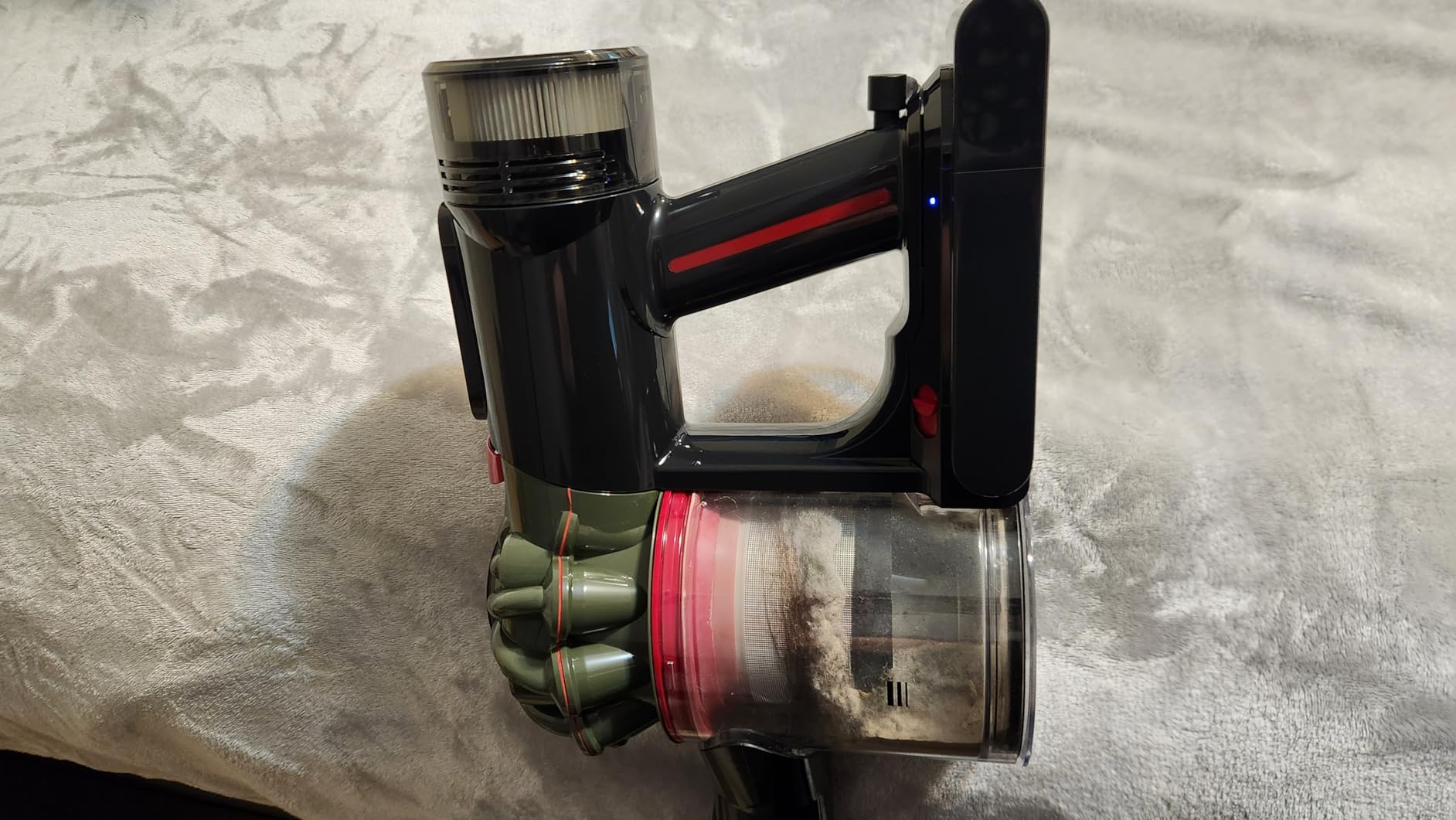 Dyson V8 Cyclone Cordless Vacuum customer photo 2