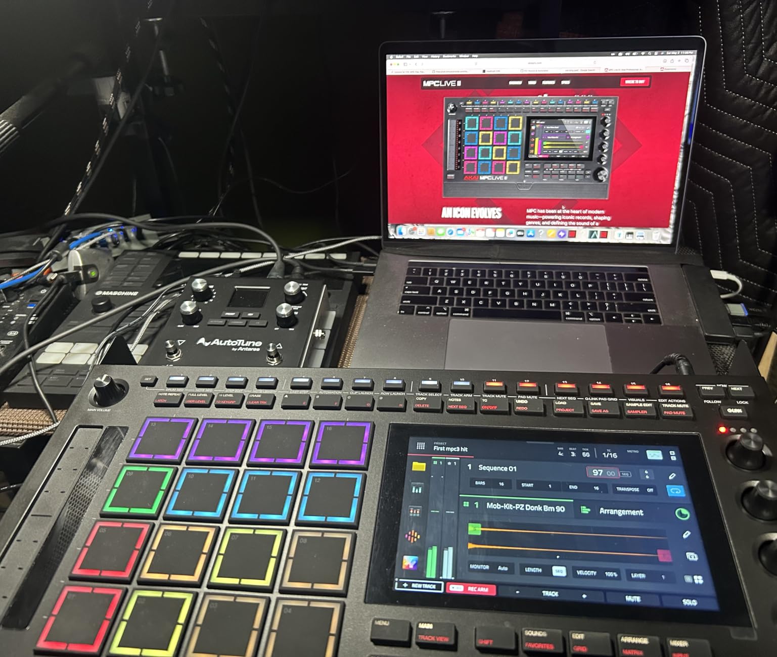 Akai Professional MPC Live III Retro Portable Music Production Center customer photo 2
