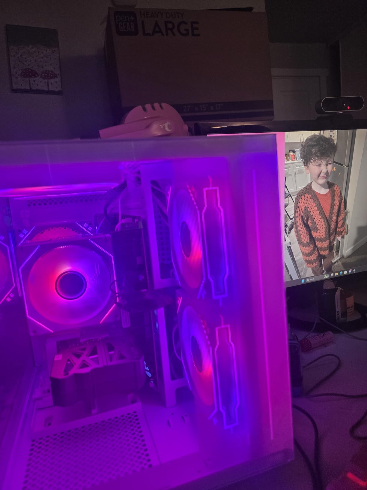 suevery Ryzen7 Prebuilt Gaming PC Bundle Desktop Computer White customer photo 1